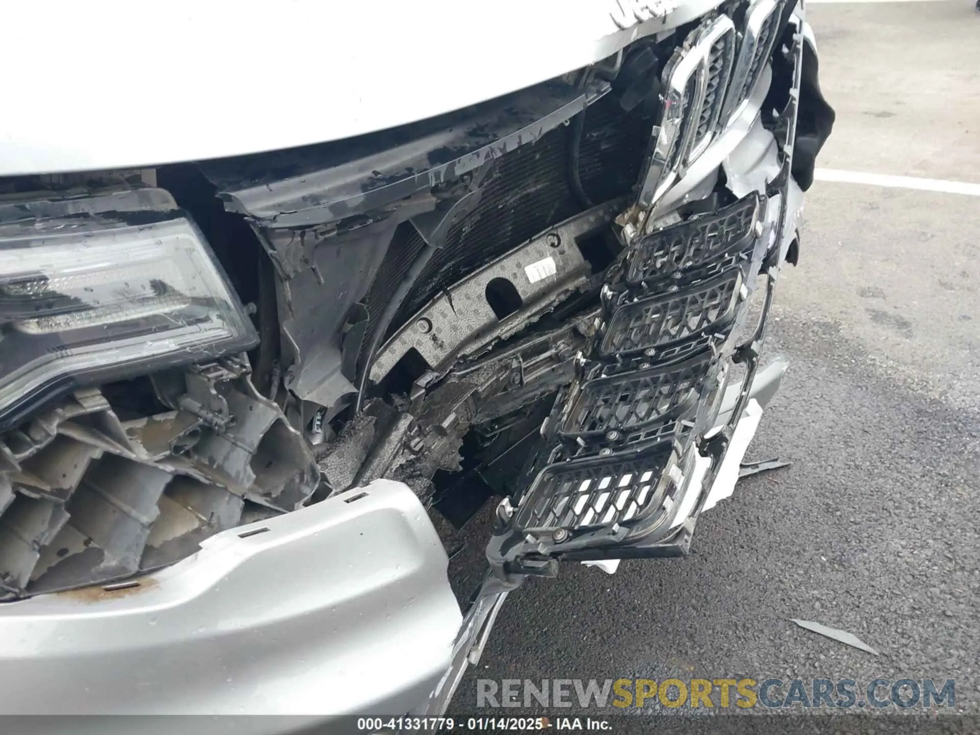 19 Photograph of a damaged car 1C4RJFAG8LC315859 JEEP GRAND CHEROKEE 2020