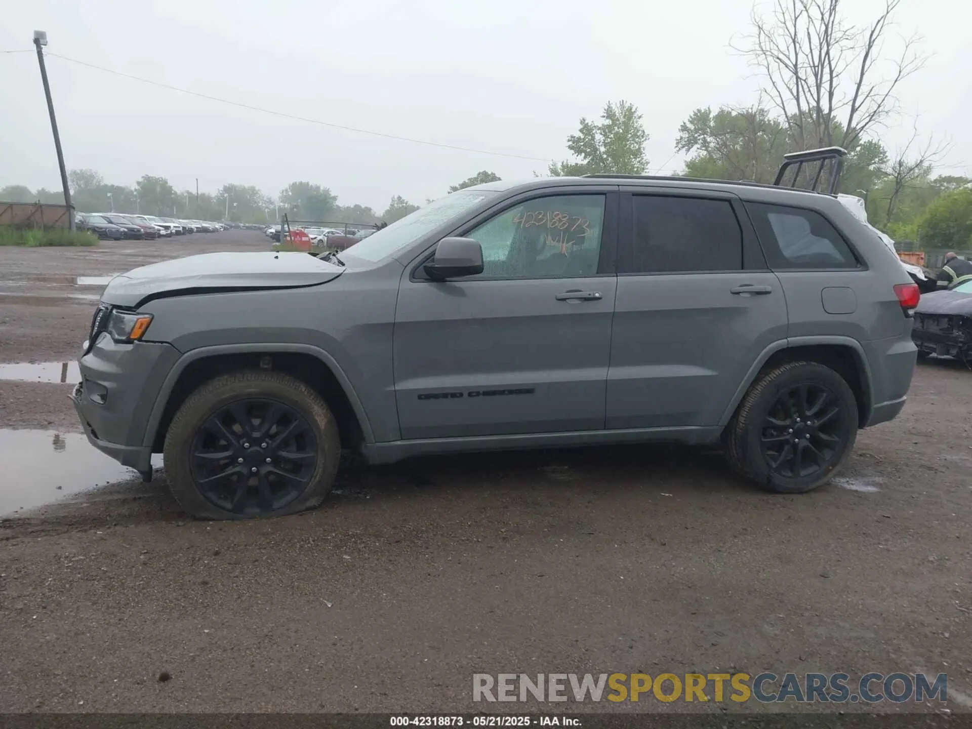 14 Photograph of a damaged car 1C4RJFAG8LC327221 JEEP GRAND CHEROKEE 2020