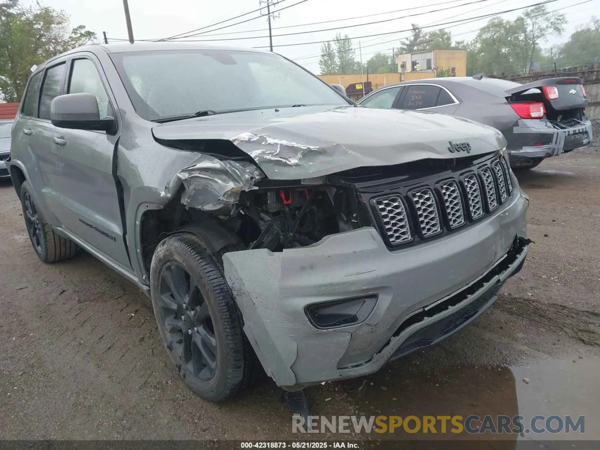 17 Photograph of a damaged car 1C4RJFAG8LC327221 JEEP GRAND CHEROKEE 2020