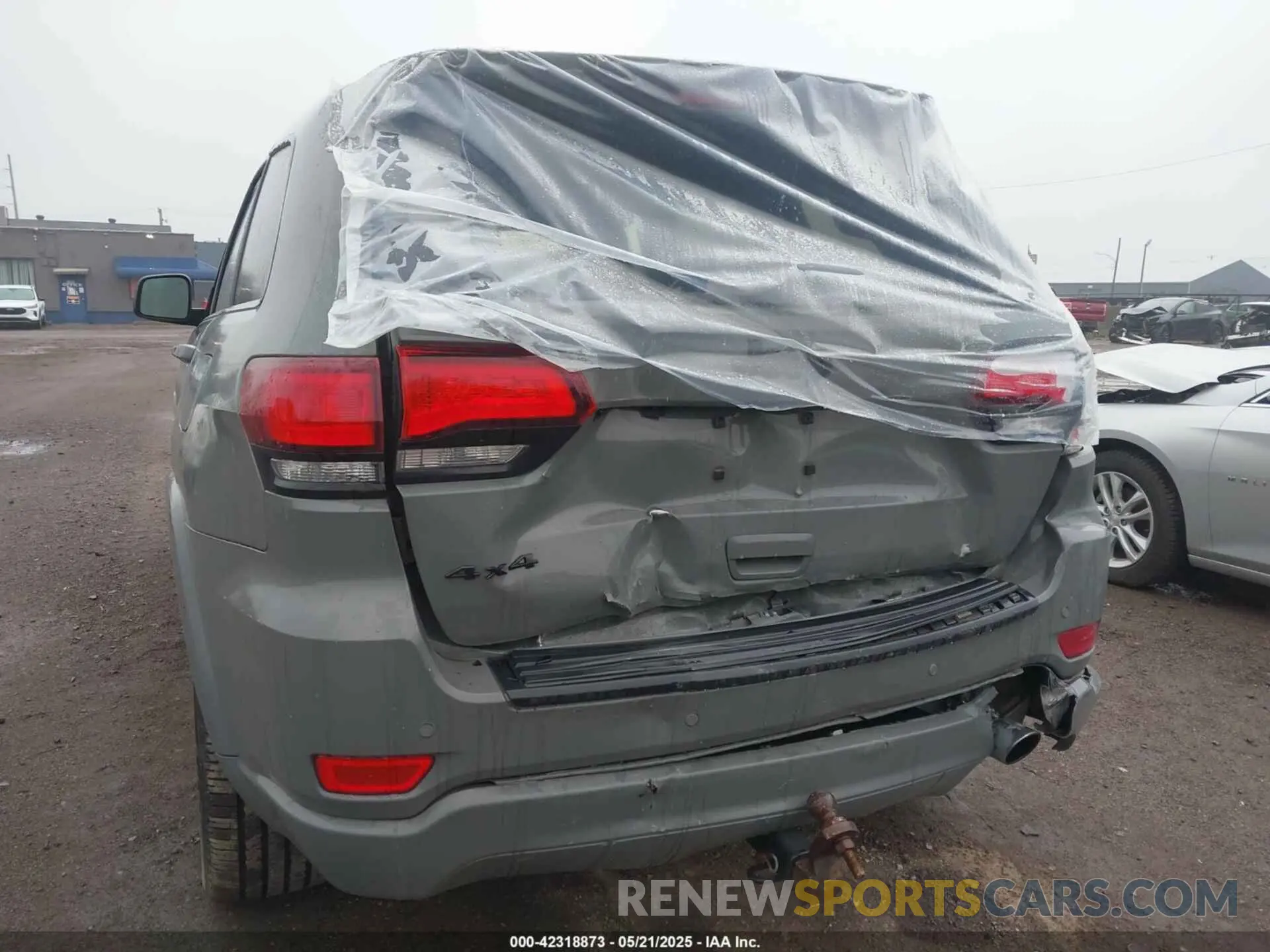 19 Photograph of a damaged car 1C4RJFAG8LC327221 JEEP GRAND CHEROKEE 2020