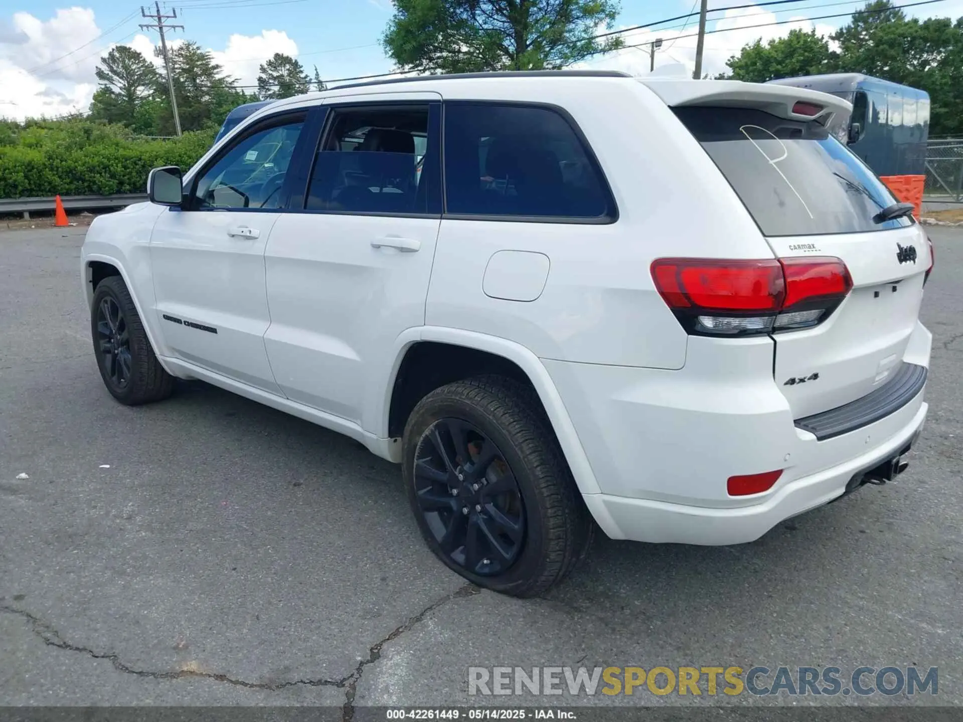 3 Photograph of a damaged car 1C4RJFAG8LC421003 JEEP GRAND CHEROKEE 2020