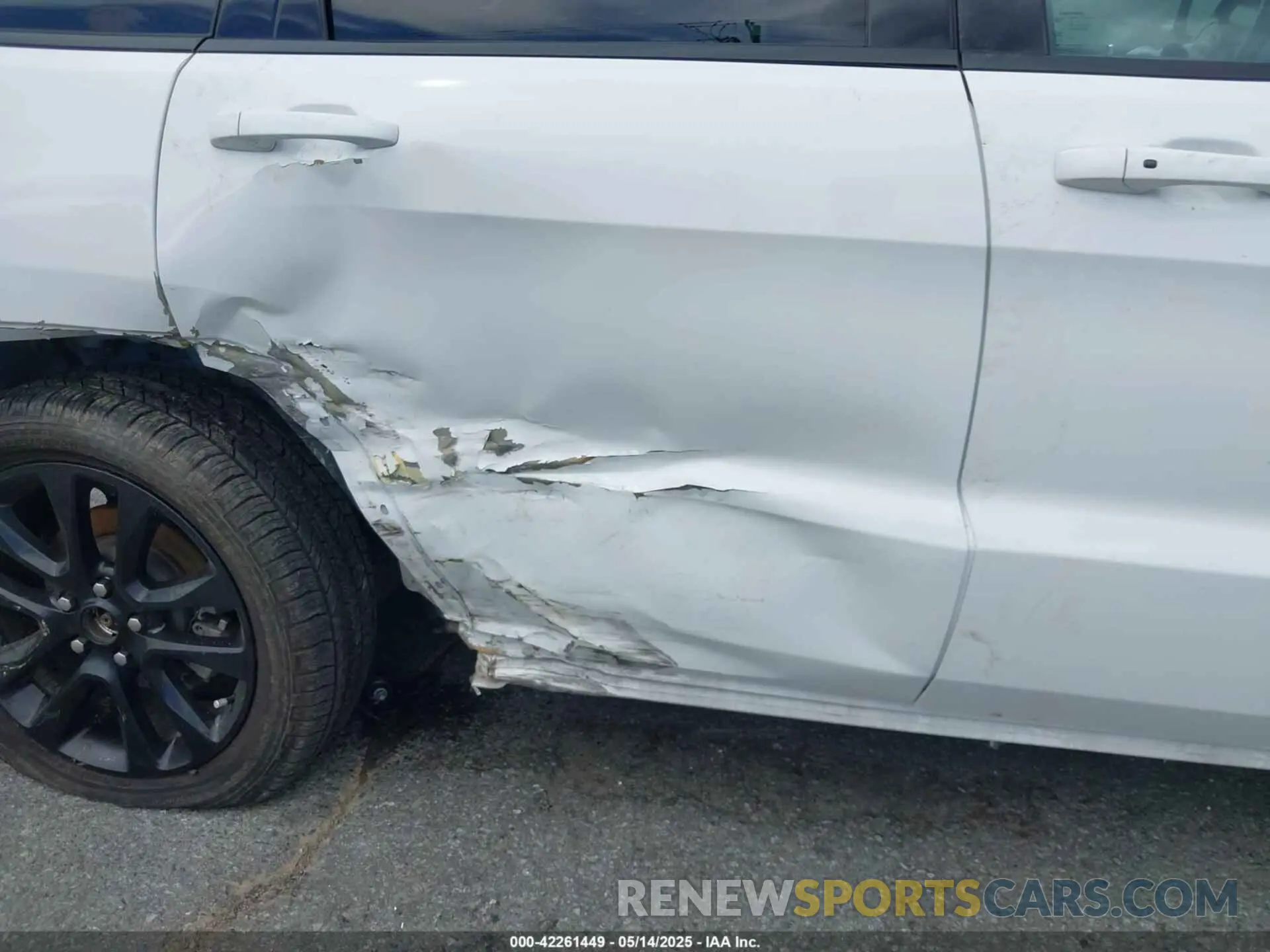 6 Photograph of a damaged car 1C4RJFAG8LC421003 JEEP GRAND CHEROKEE 2020