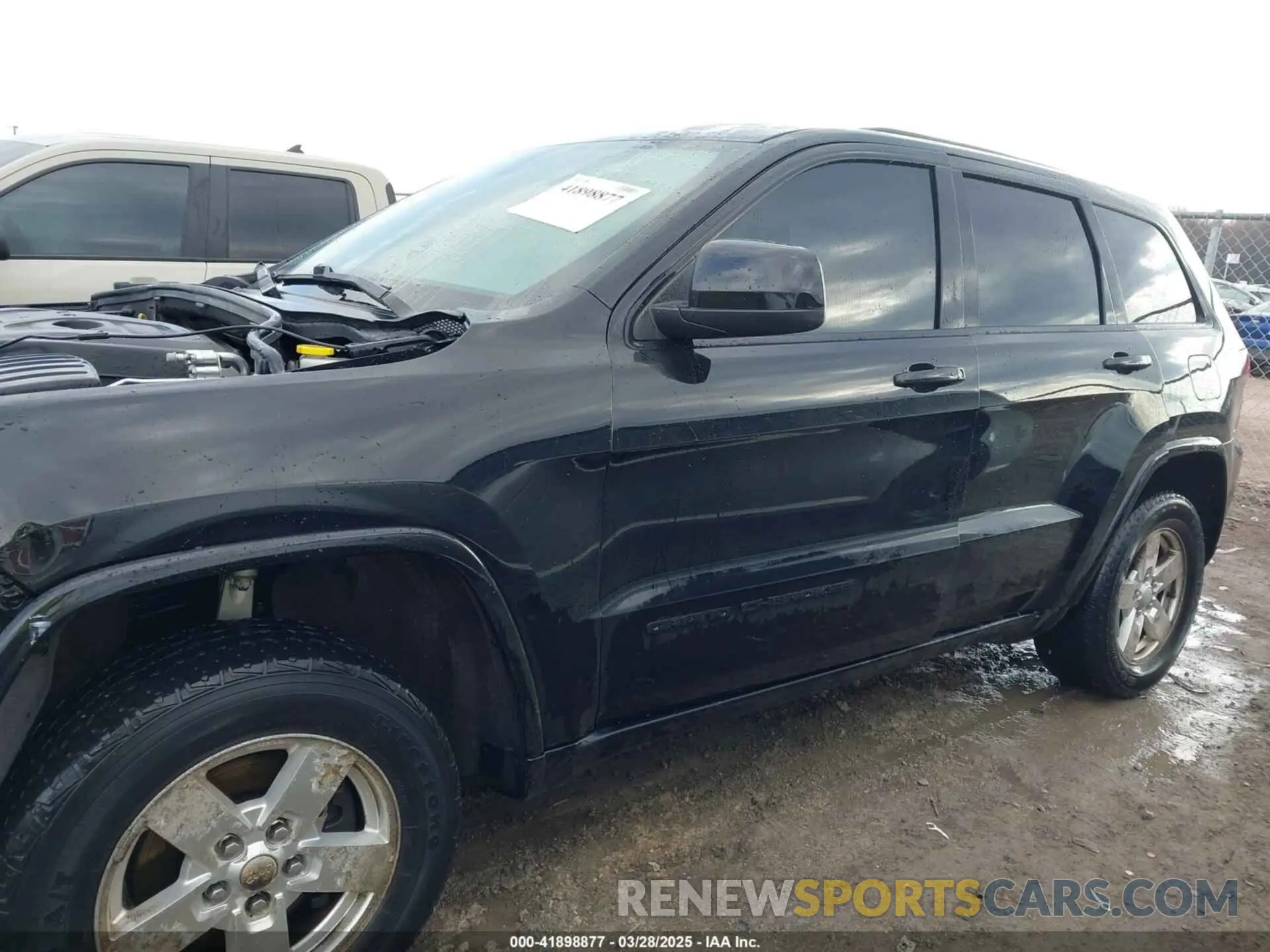 14 Photograph of a damaged car 1C4RJFAG9LC104105 JEEP GRAND CHEROKEE 2020