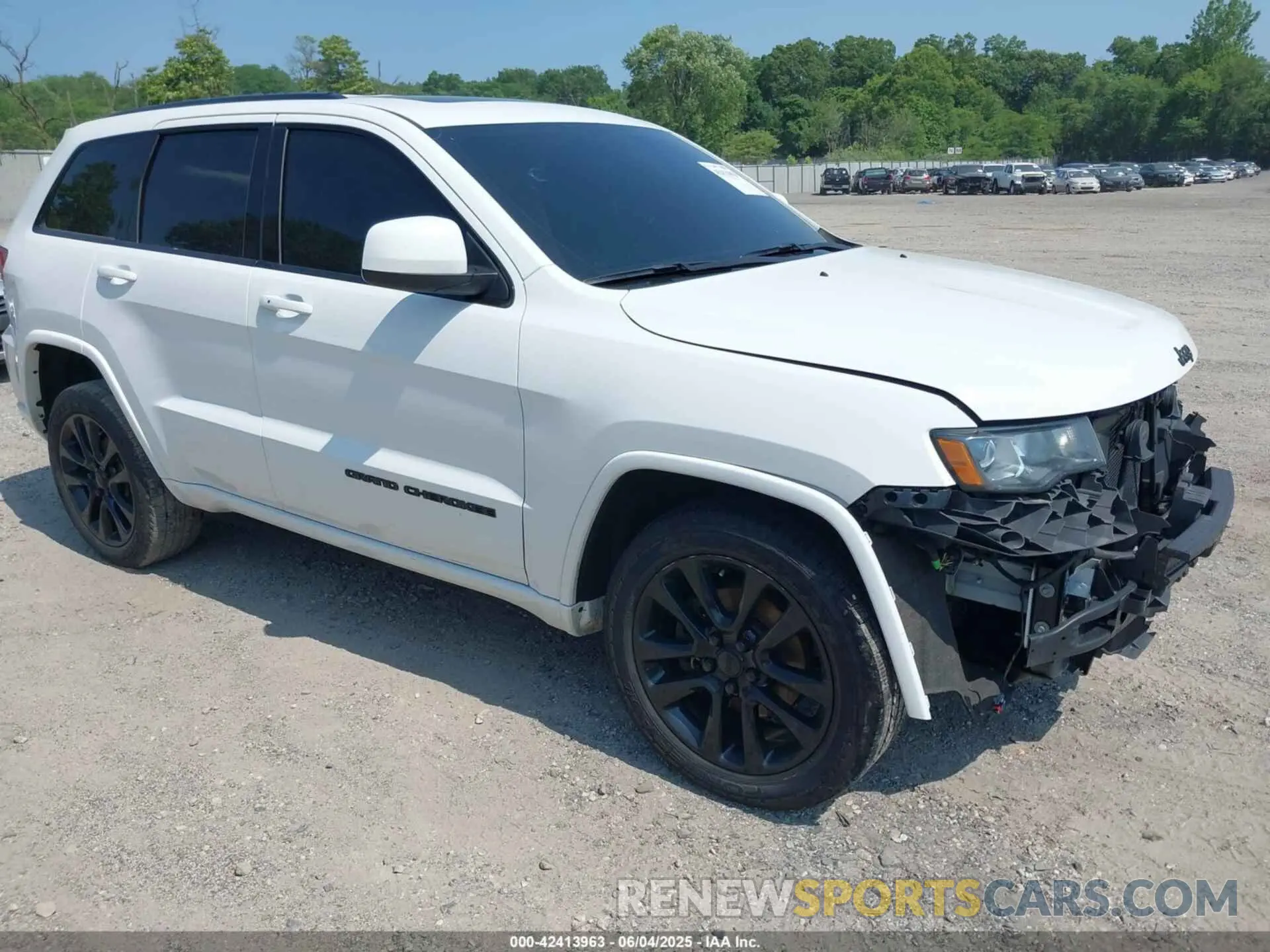 1 Photograph of a damaged car 1C4RJFAG9LC196252 JEEP GRAND CHEROKEE 2020