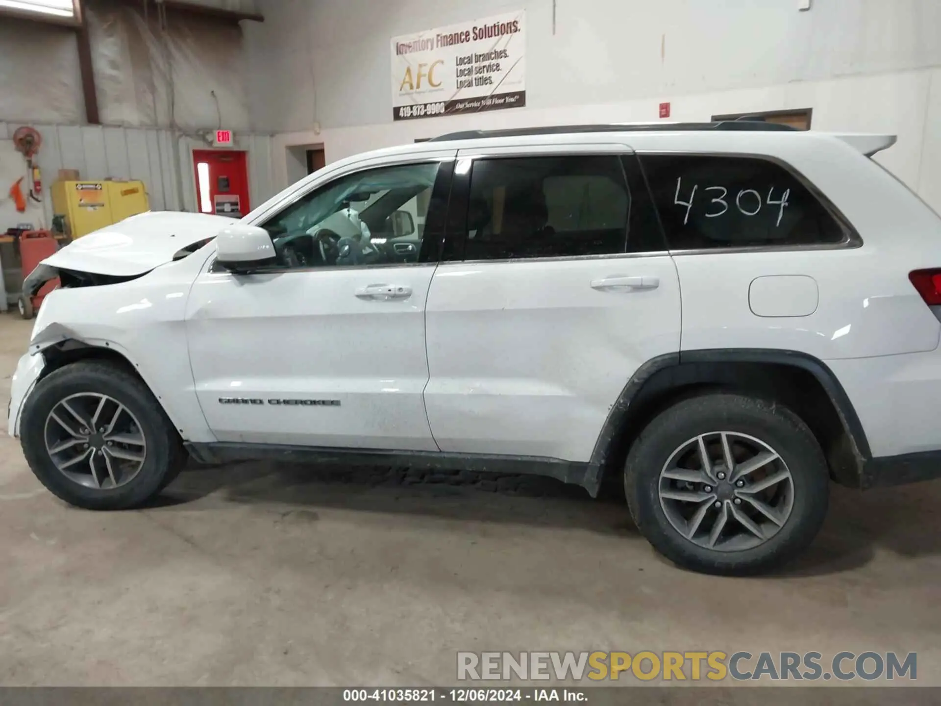 14 Photograph of a damaged car 1C4RJFAG9LC344304 JEEP GRAND CHEROKEE 2020