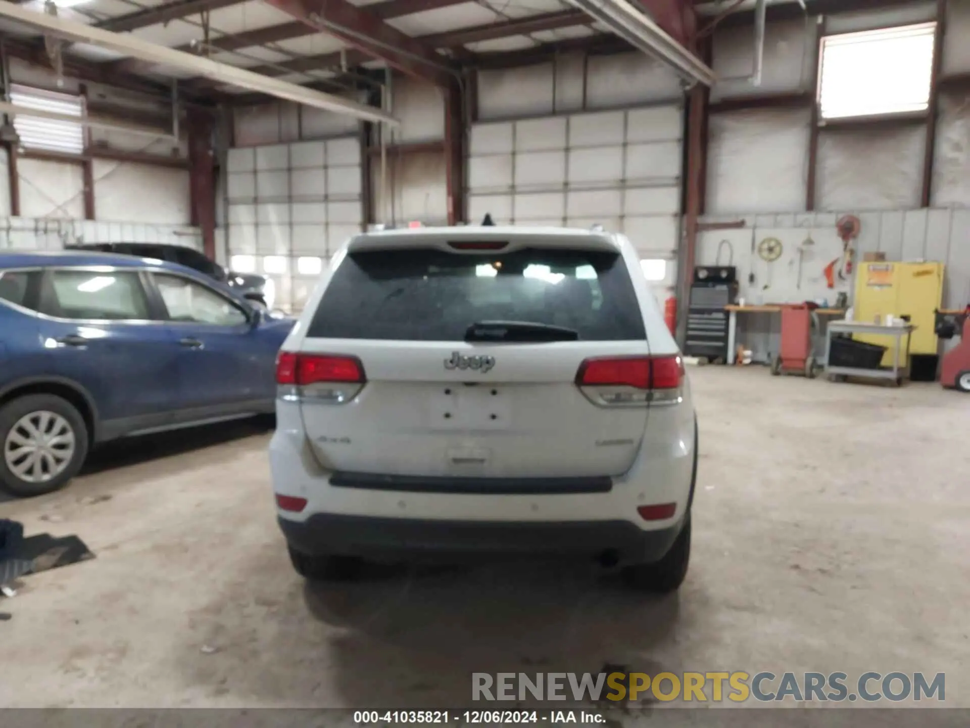 16 Photograph of a damaged car 1C4RJFAG9LC344304 JEEP GRAND CHEROKEE 2020