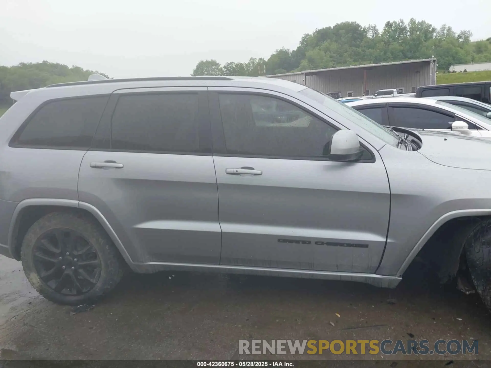 13 Photograph of a damaged car 1C4RJFAG9LC362849 JEEP GRAND CHEROKEE 2020