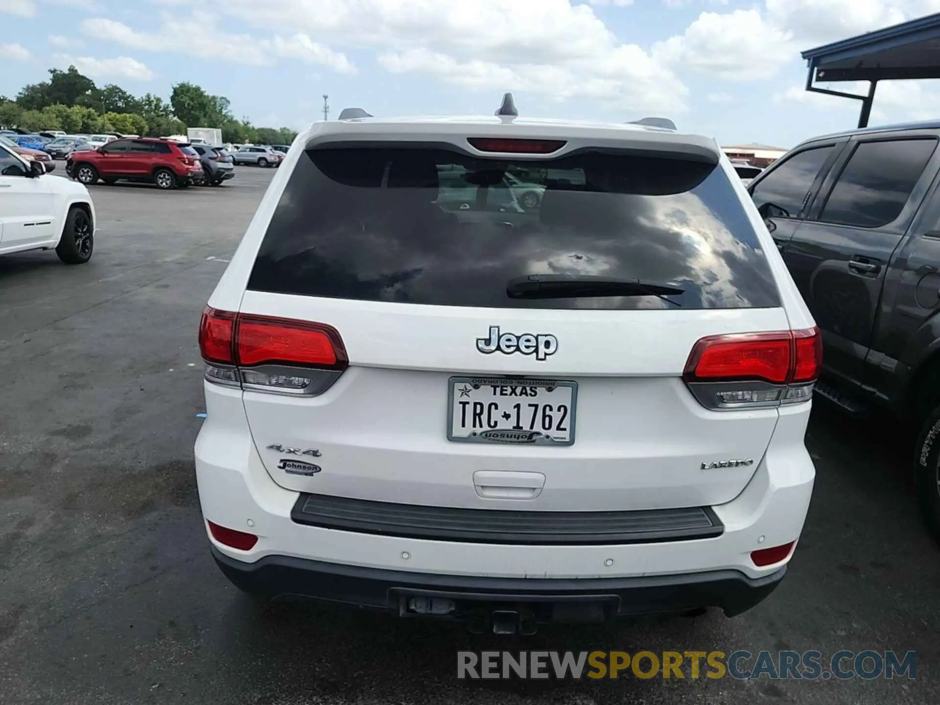 12 Photograph of a damaged car 1C4RJFAGXLC100516 JEEP GRAND CHEROKEE 2020