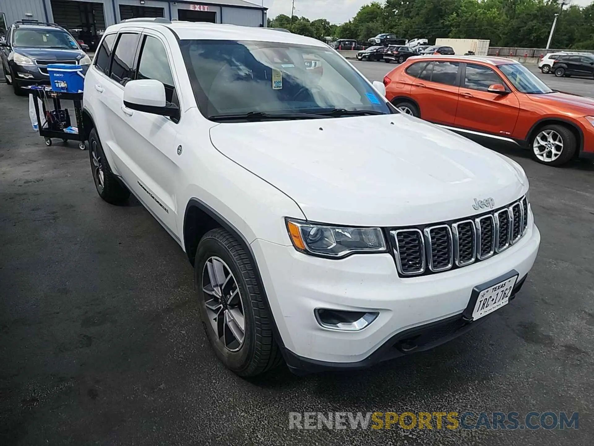 14 Photograph of a damaged car 1C4RJFAGXLC100516 JEEP GRAND CHEROKEE 2020