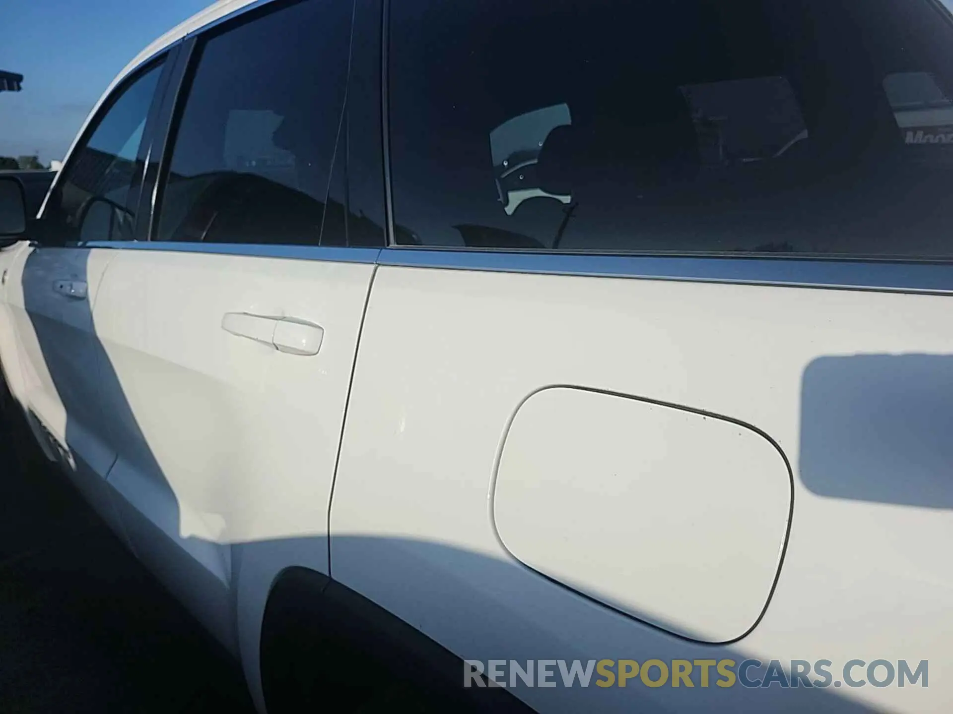 21 Photograph of a damaged car 1C4RJFAGXLC100516 JEEP GRAND CHEROKEE 2020
