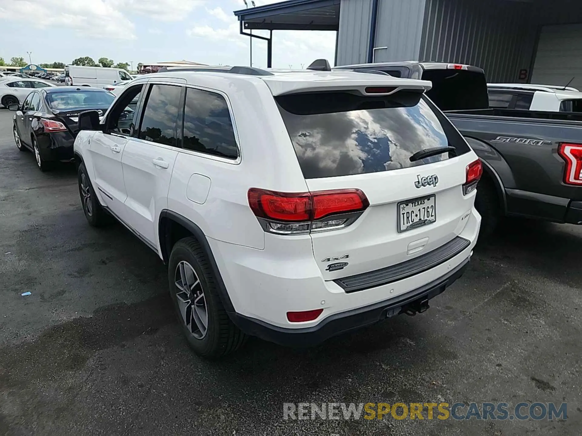 23 Photograph of a damaged car 1C4RJFAGXLC100516 JEEP GRAND CHEROKEE 2020
