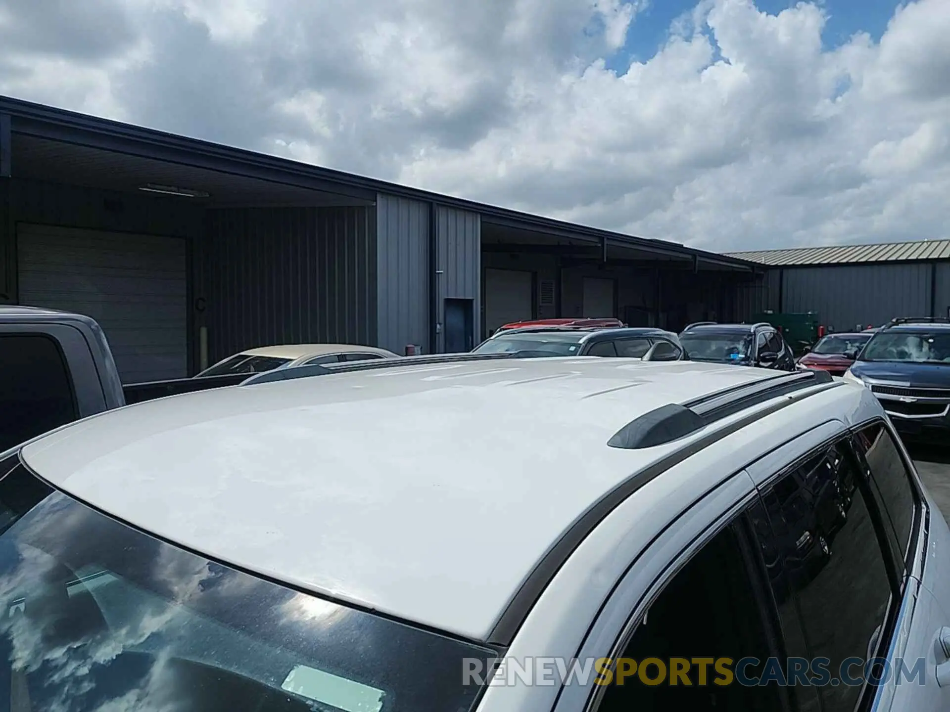 3 Photograph of a damaged car 1C4RJFAGXLC100516 JEEP GRAND CHEROKEE 2020