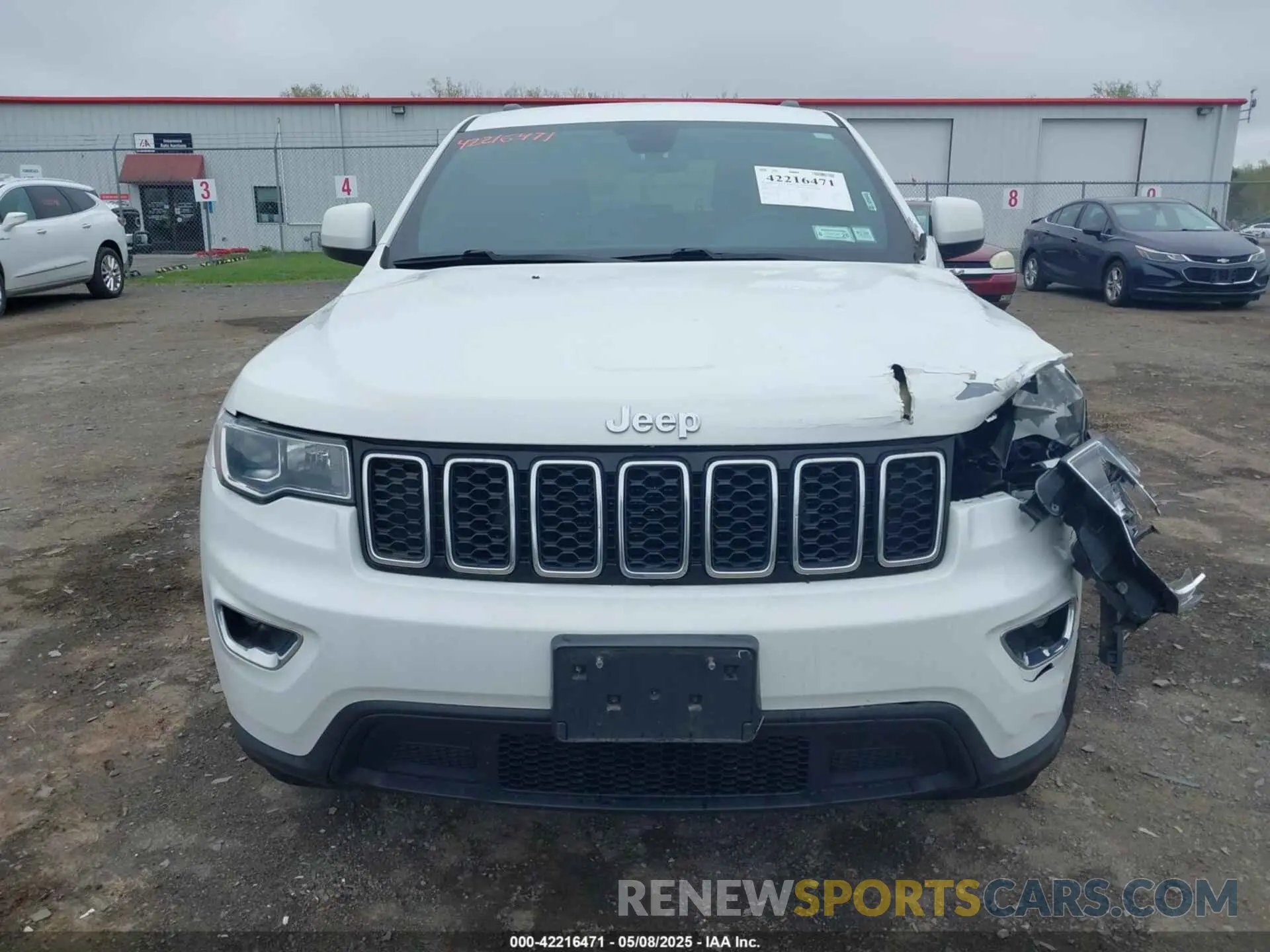 12 Photograph of a damaged car 1C4RJFAGXLC125416 JEEP GRAND CHEROKEE 2020