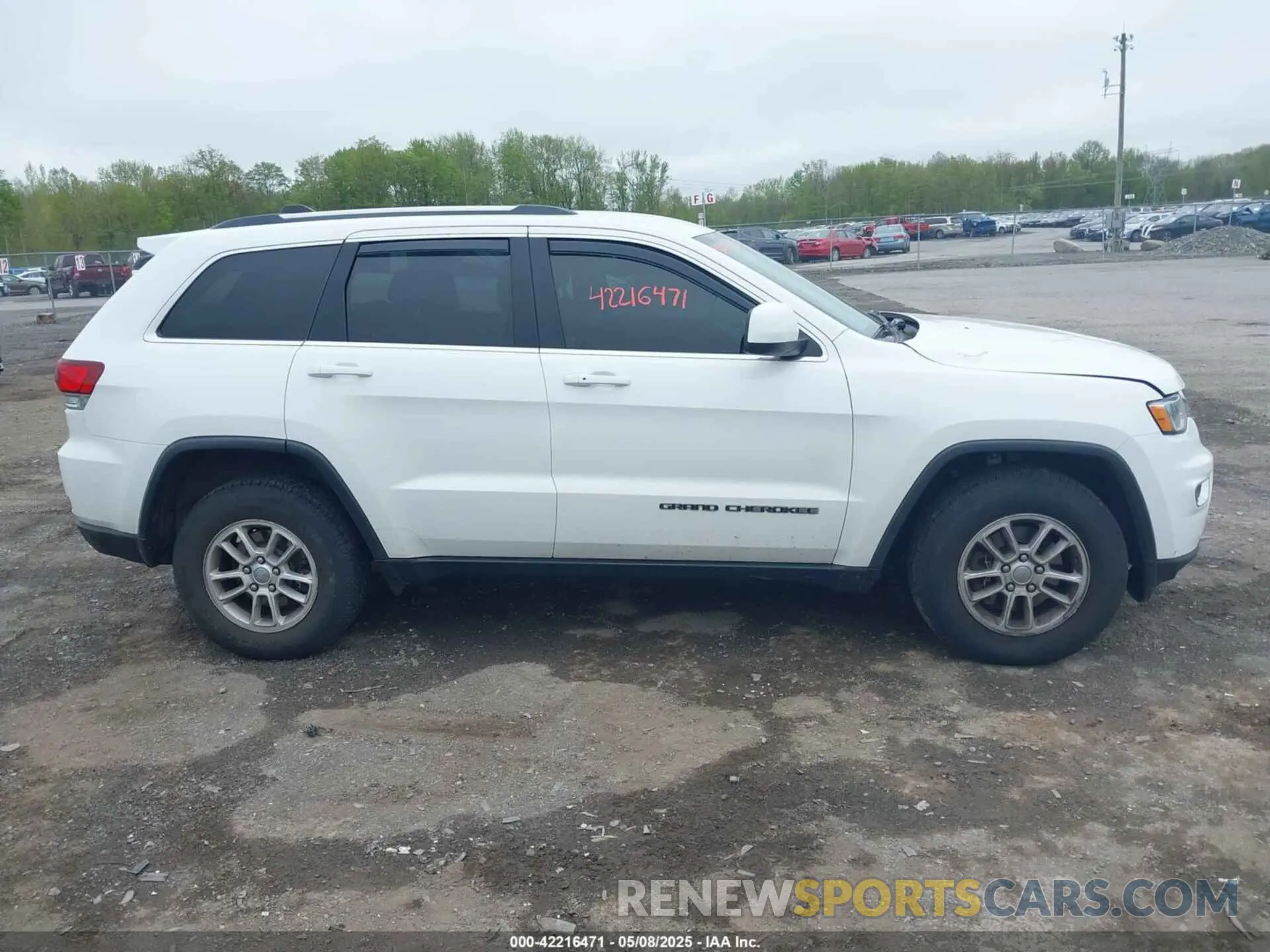 13 Photograph of a damaged car 1C4RJFAGXLC125416 JEEP GRAND CHEROKEE 2020