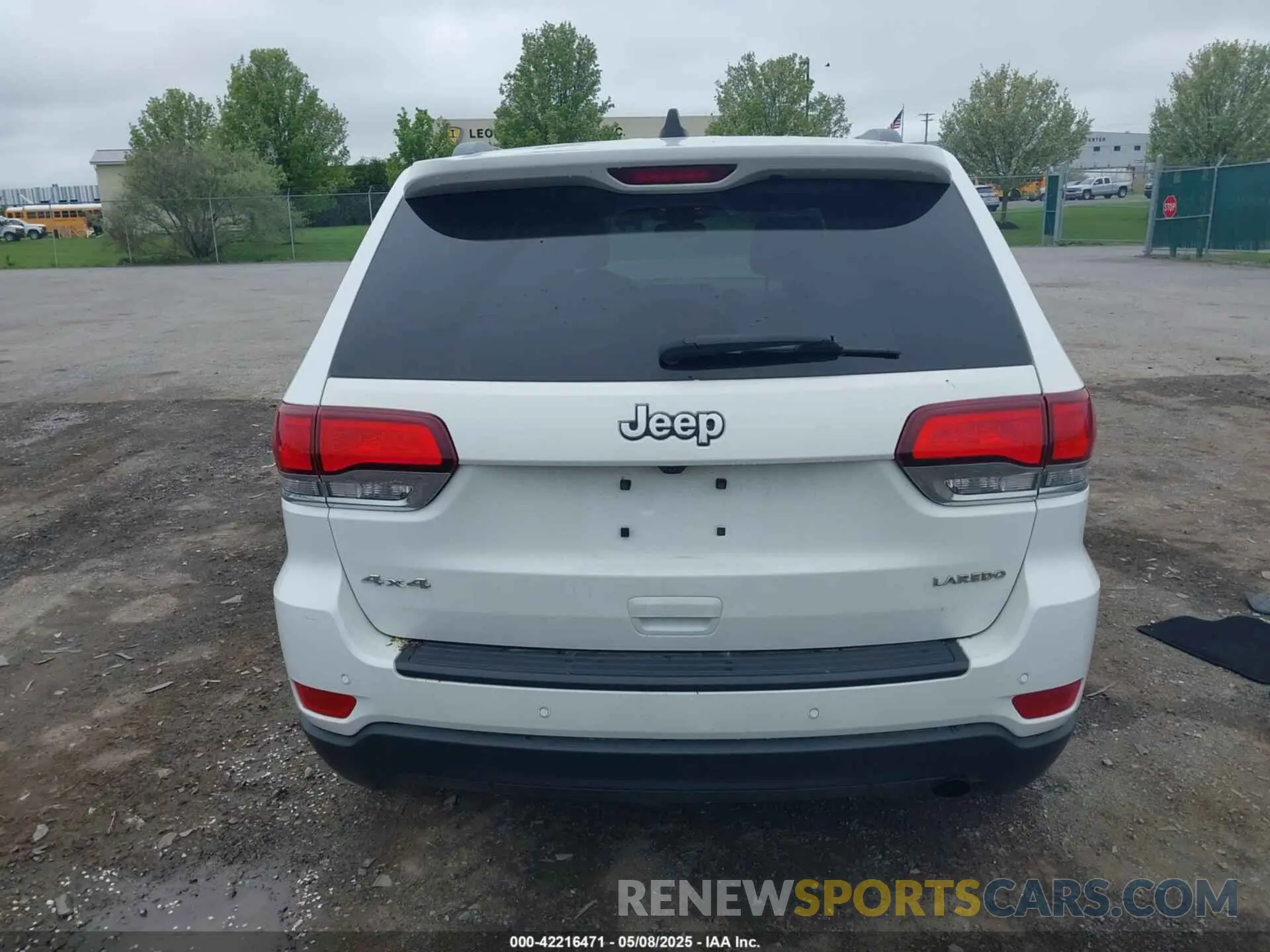 16 Photograph of a damaged car 1C4RJFAGXLC125416 JEEP GRAND CHEROKEE 2020