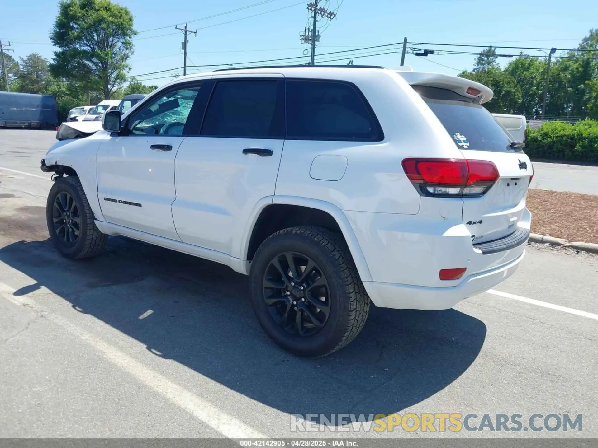 3 Photograph of a damaged car 1C4RJFAGXLC199564 JEEP GRAND CHEROKEE 2020