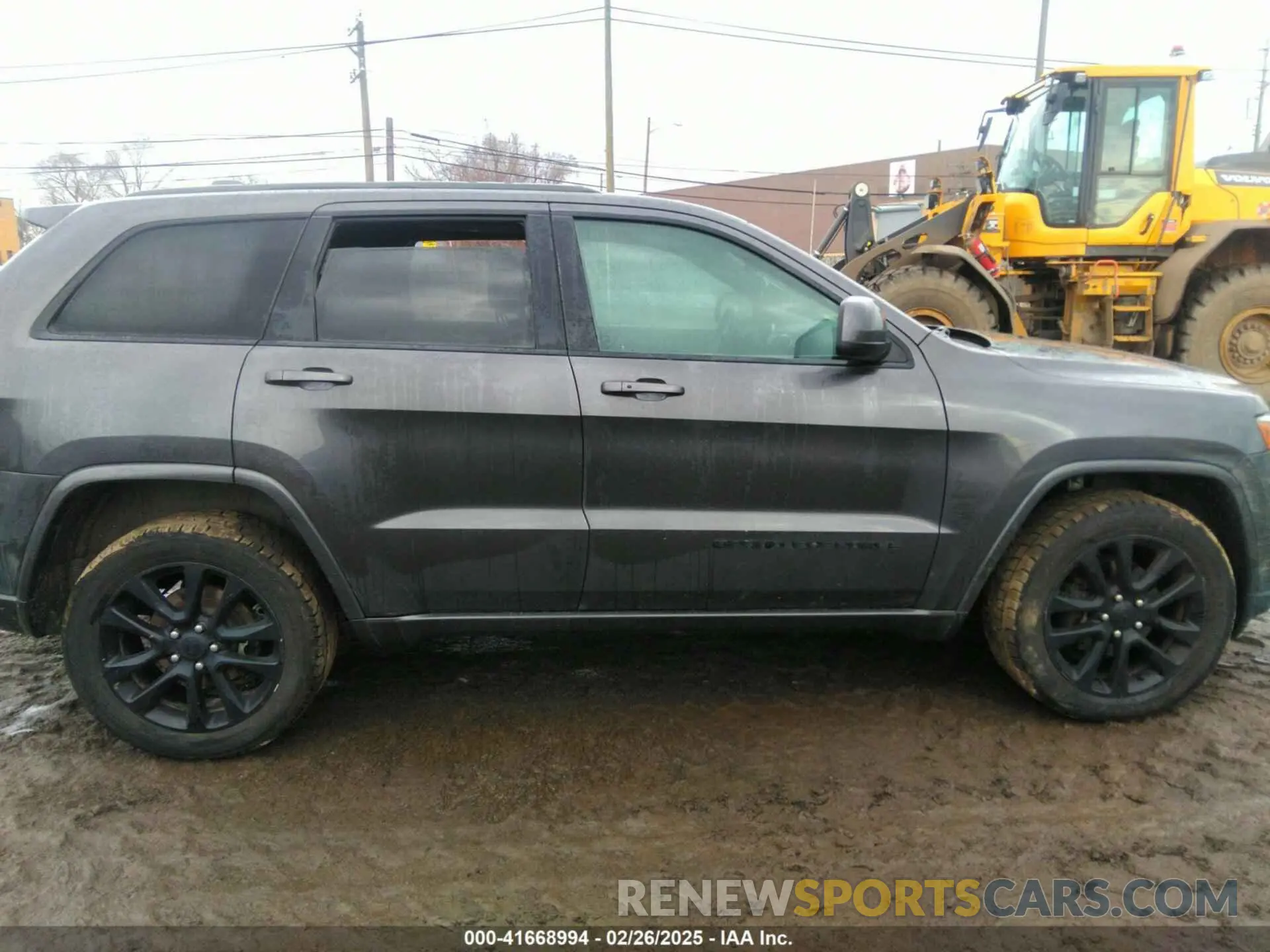 12 Photograph of a damaged car 1C4RJFAGXLC211518 JEEP GRAND CHEROKEE 2020