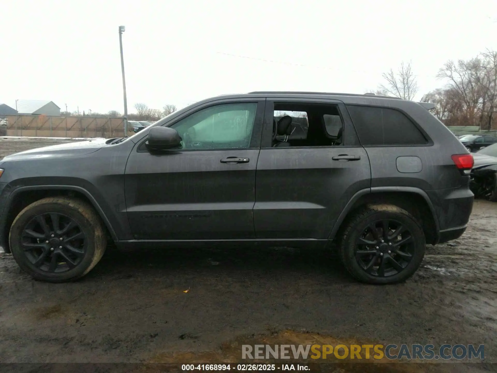 13 Photograph of a damaged car 1C4RJFAGXLC211518 JEEP GRAND CHEROKEE 2020