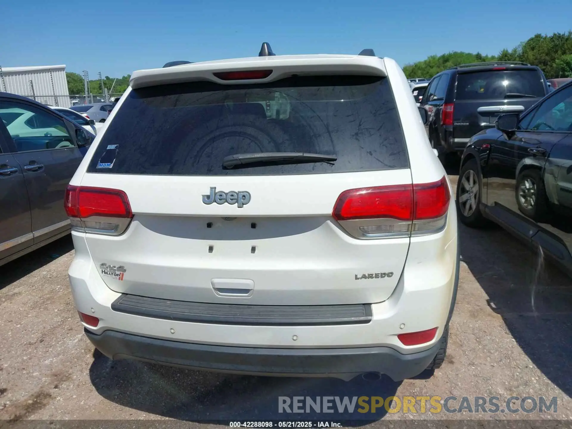 16 Photograph of a damaged car 1C4RJFAGXLC216797 JEEP GRAND CHEROKEE 2020