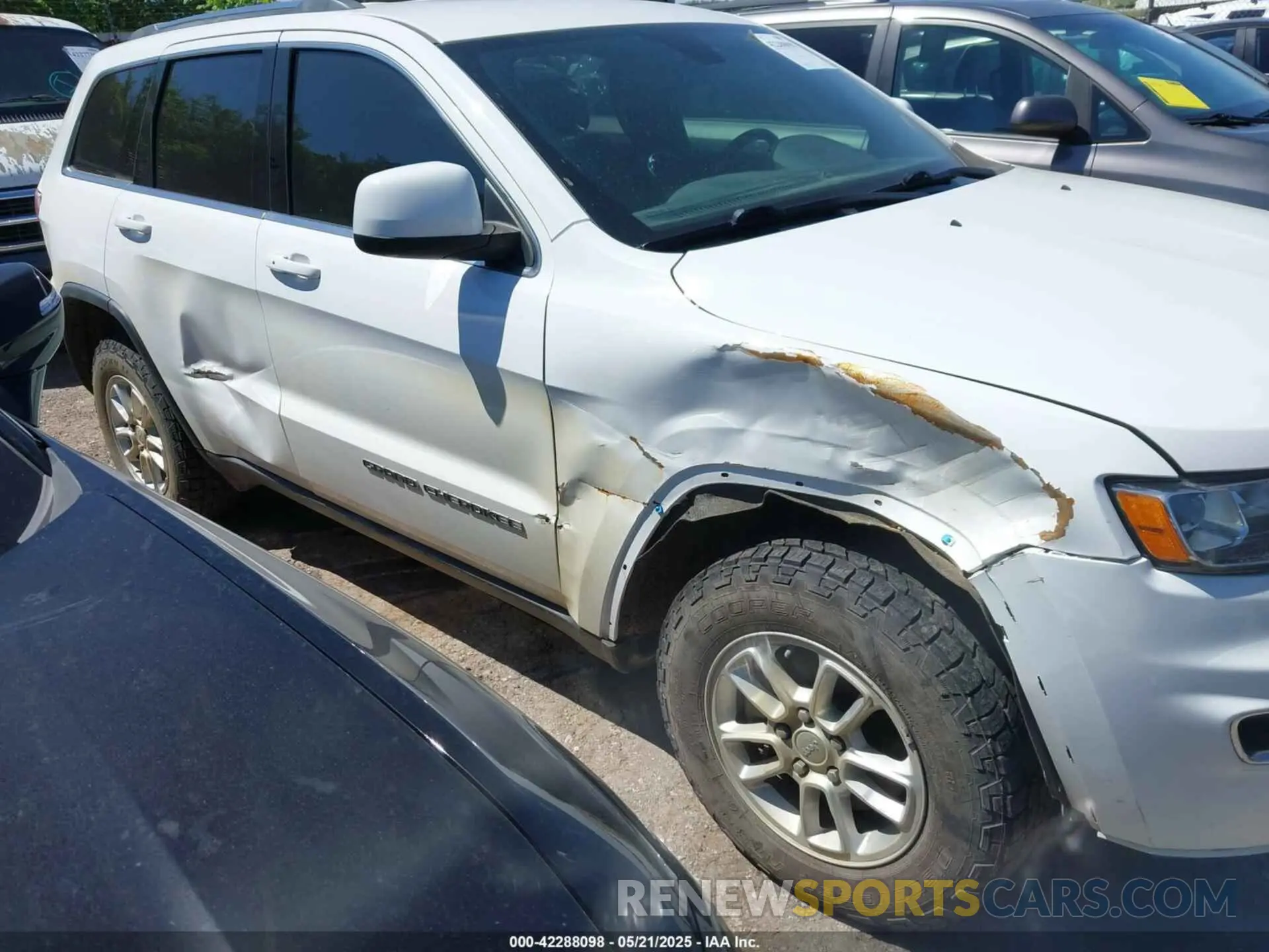 6 Photograph of a damaged car 1C4RJFAGXLC216797 JEEP GRAND CHEROKEE 2020