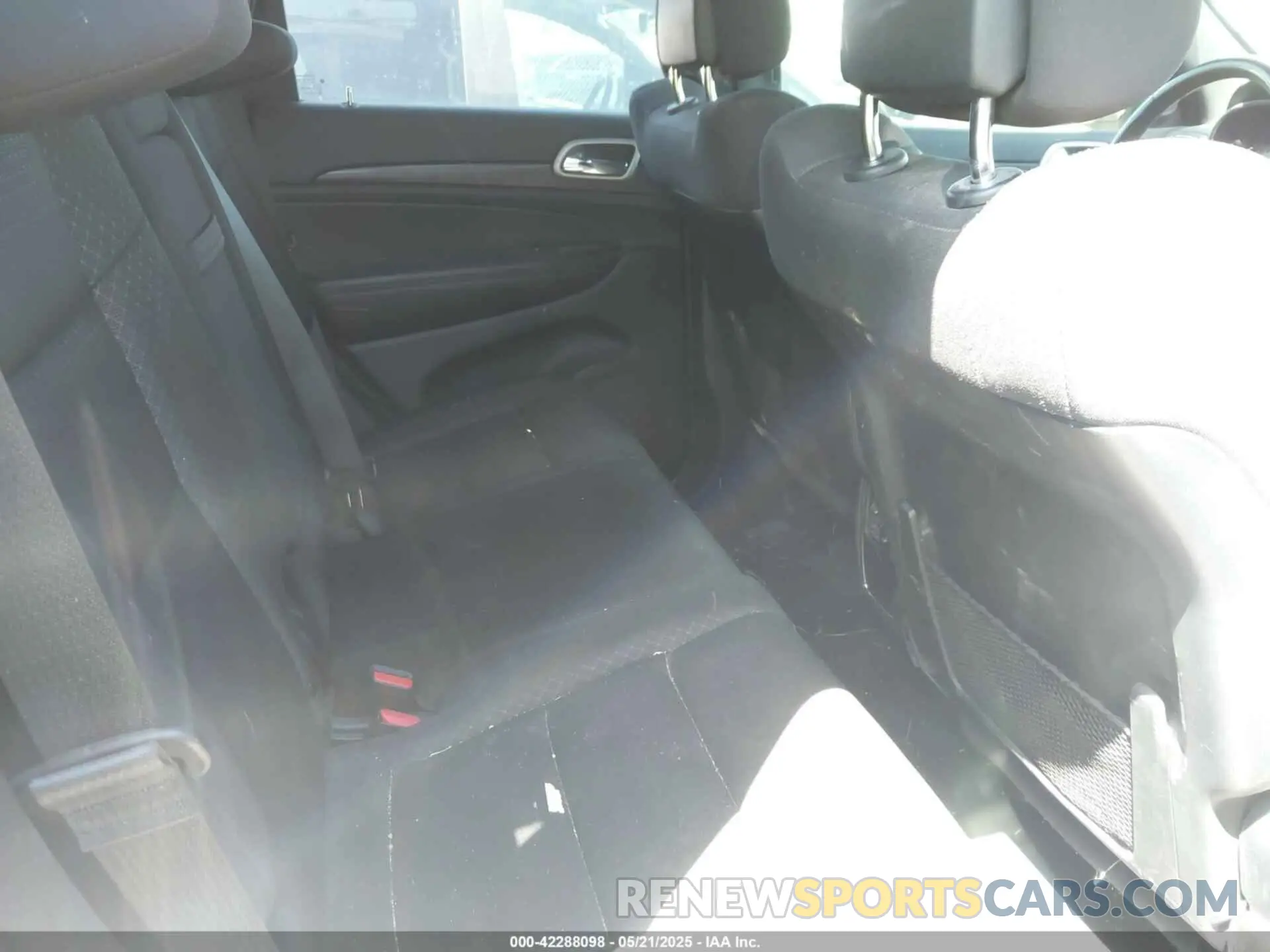 8 Photograph of a damaged car 1C4RJFAGXLC216797 JEEP GRAND CHEROKEE 2020