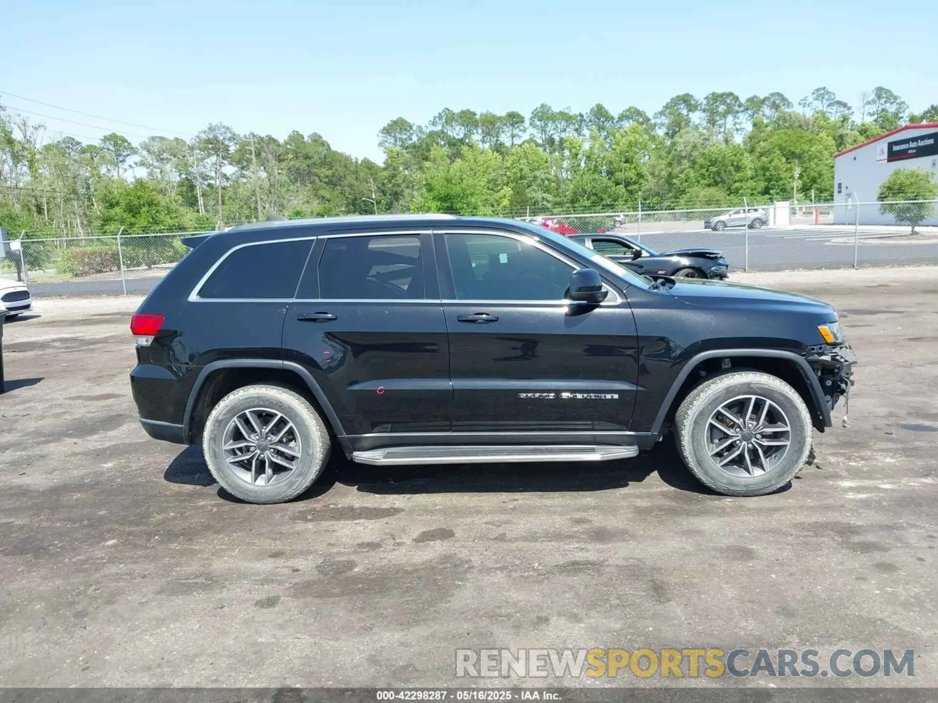 14 Photograph of a damaged car 1C4RJFAGXLC219294 JEEP GRAND CHEROKEE 2020