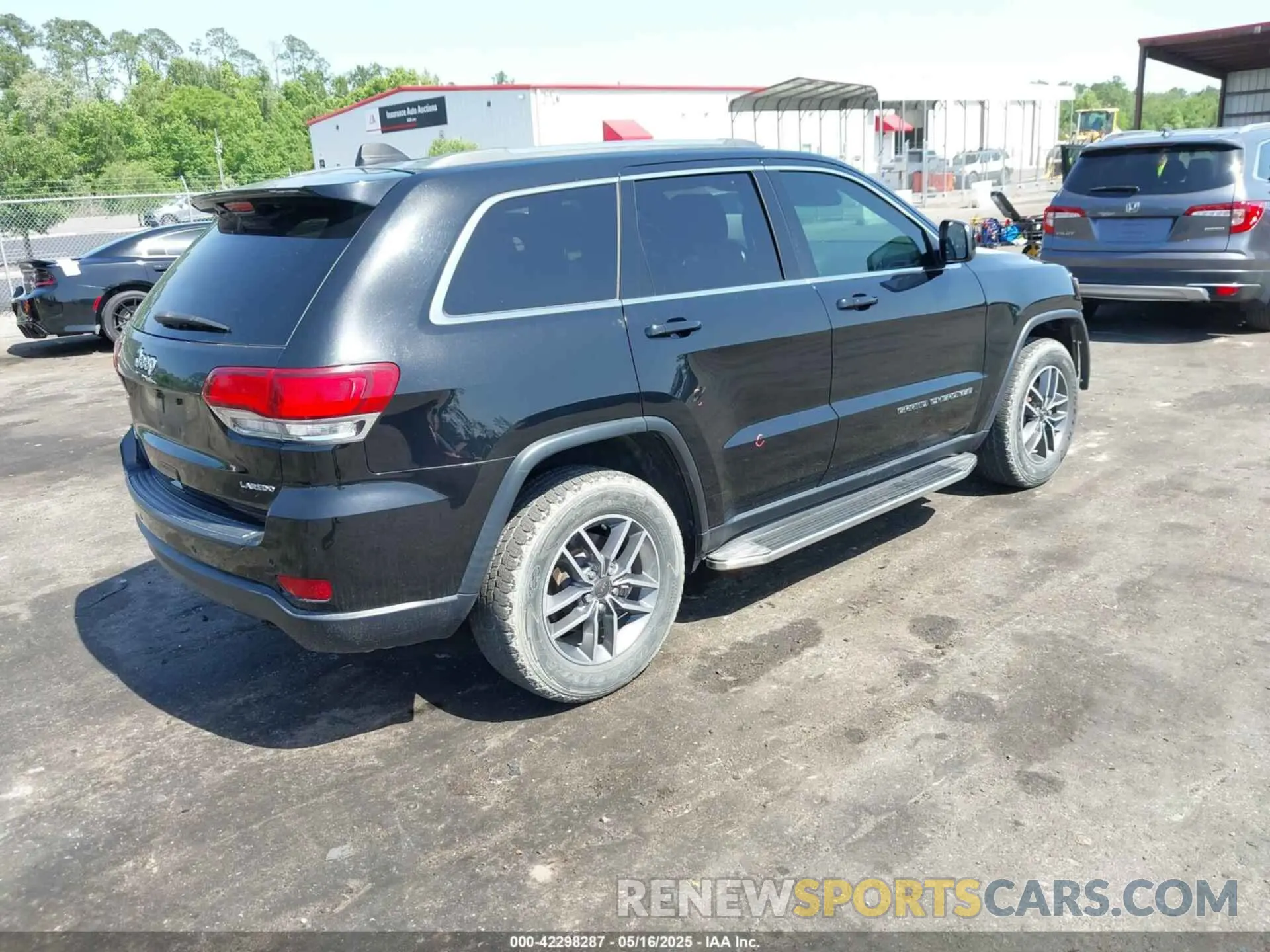 4 Photograph of a damaged car 1C4RJFAGXLC219294 JEEP GRAND CHEROKEE 2020