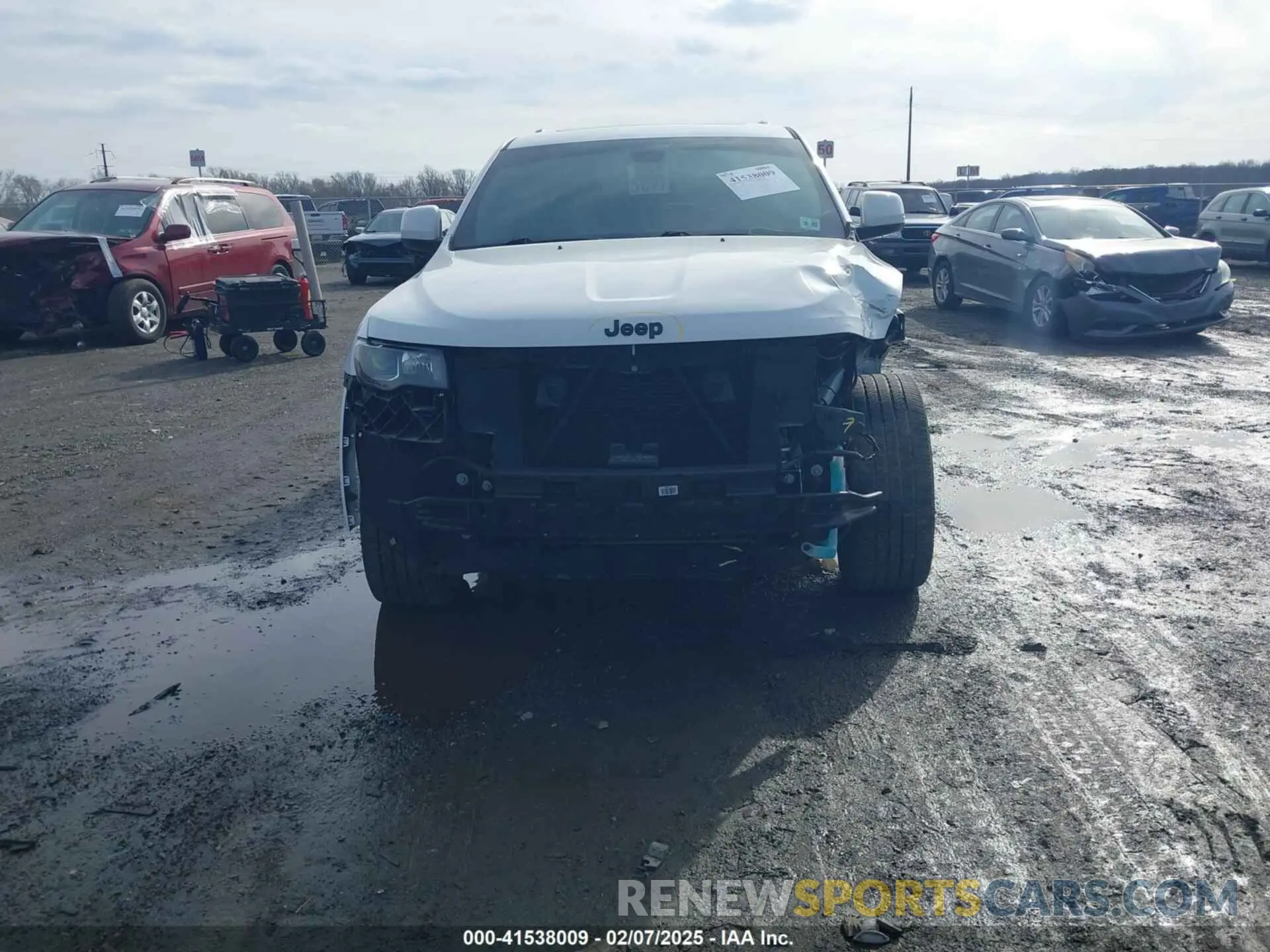 13 Photograph of a damaged car 1C4RJFAGXLC316091 JEEP GRAND CHEROKEE 2020