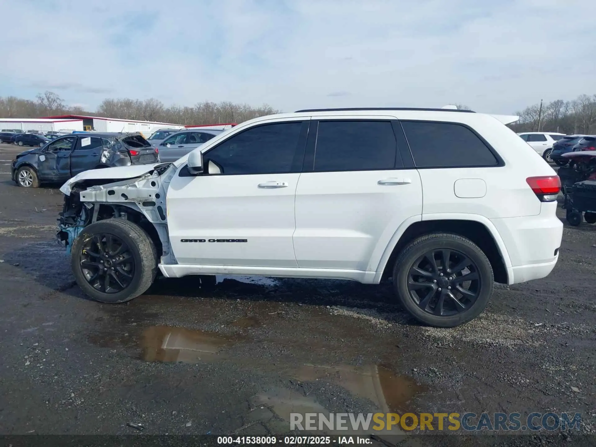 15 Photograph of a damaged car 1C4RJFAGXLC316091 JEEP GRAND CHEROKEE 2020