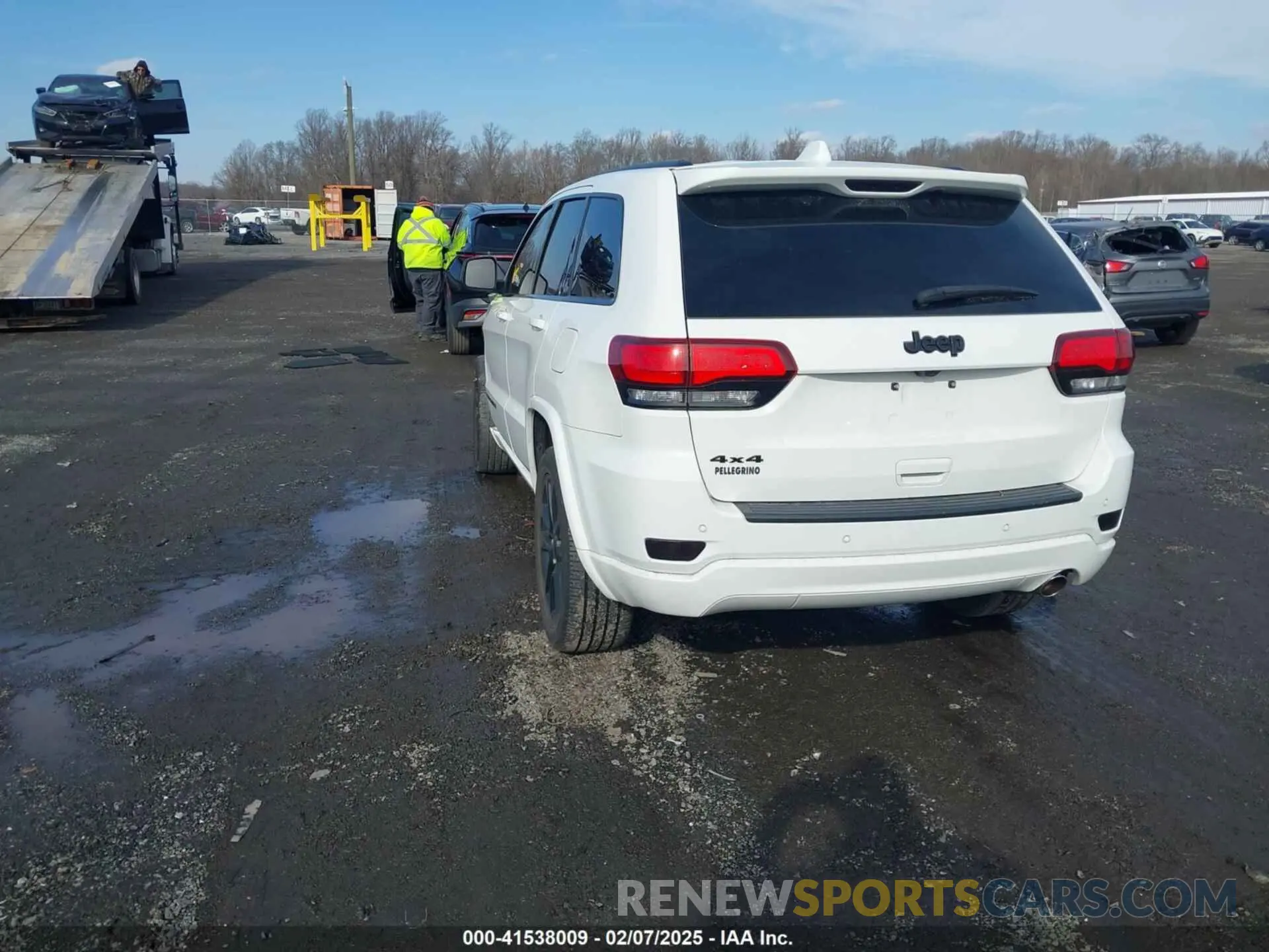 3 Photograph of a damaged car 1C4RJFAGXLC316091 JEEP GRAND CHEROKEE 2020