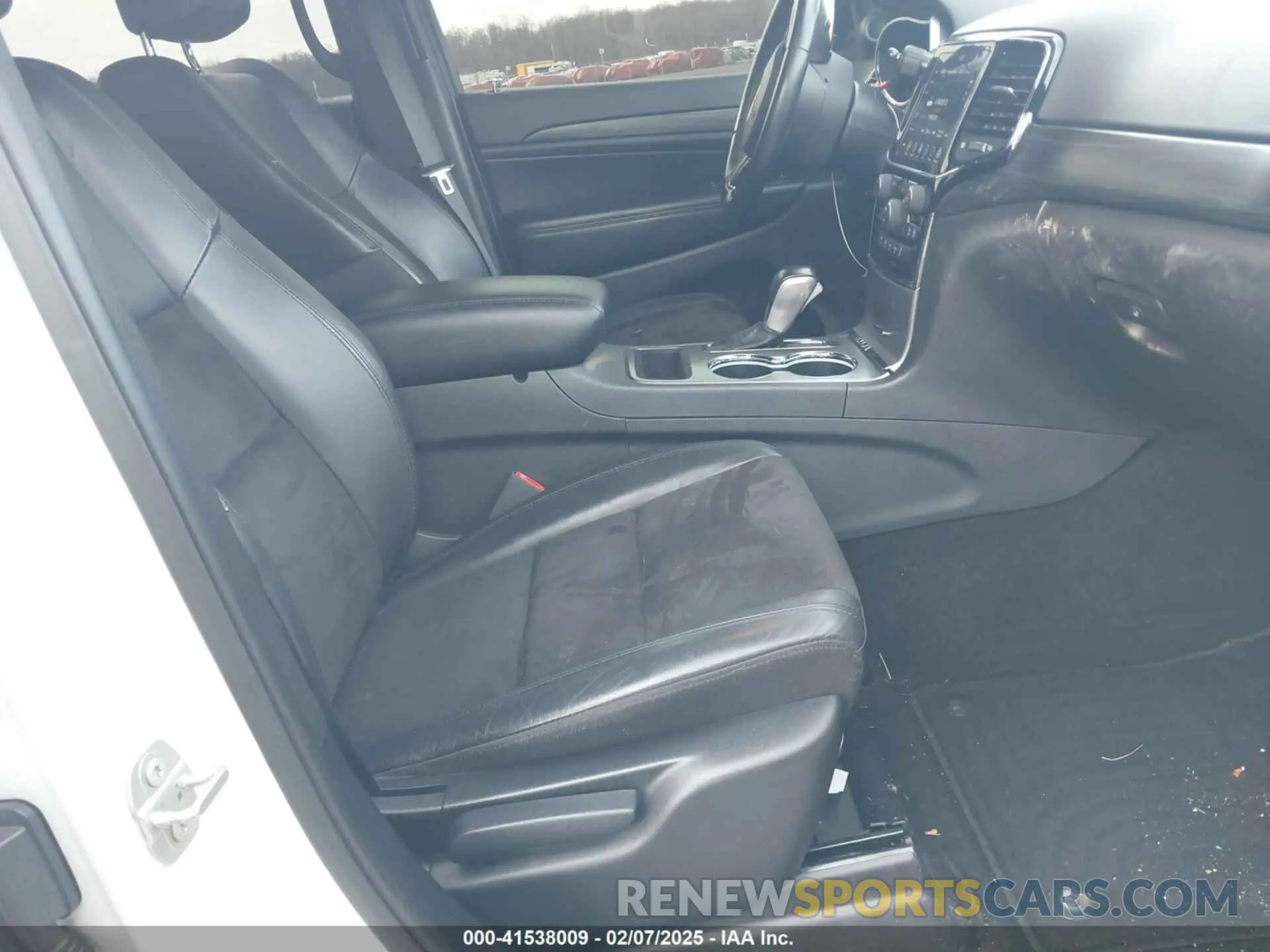 5 Photograph of a damaged car 1C4RJFAGXLC316091 JEEP GRAND CHEROKEE 2020