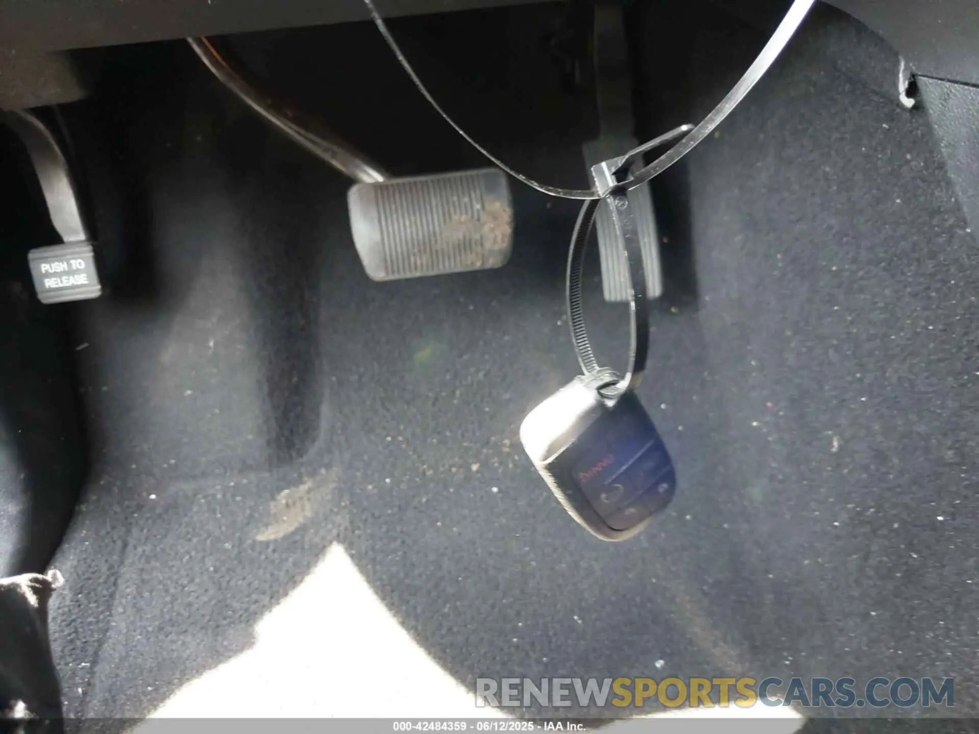 11 Photograph of a damaged car 1C4RJFAGXLC336728 JEEP GRAND CHEROKEE 2020