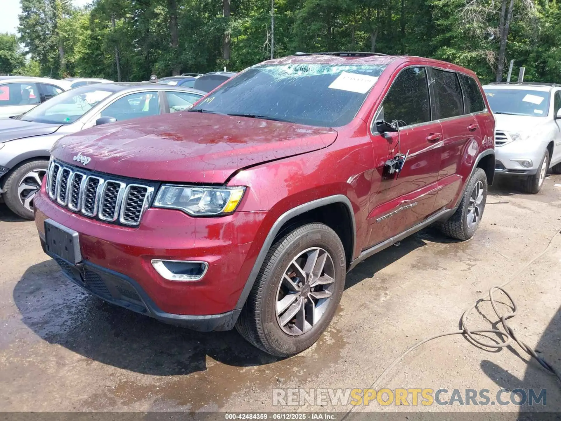 2 Photograph of a damaged car 1C4RJFAGXLC336728 JEEP GRAND CHEROKEE 2020