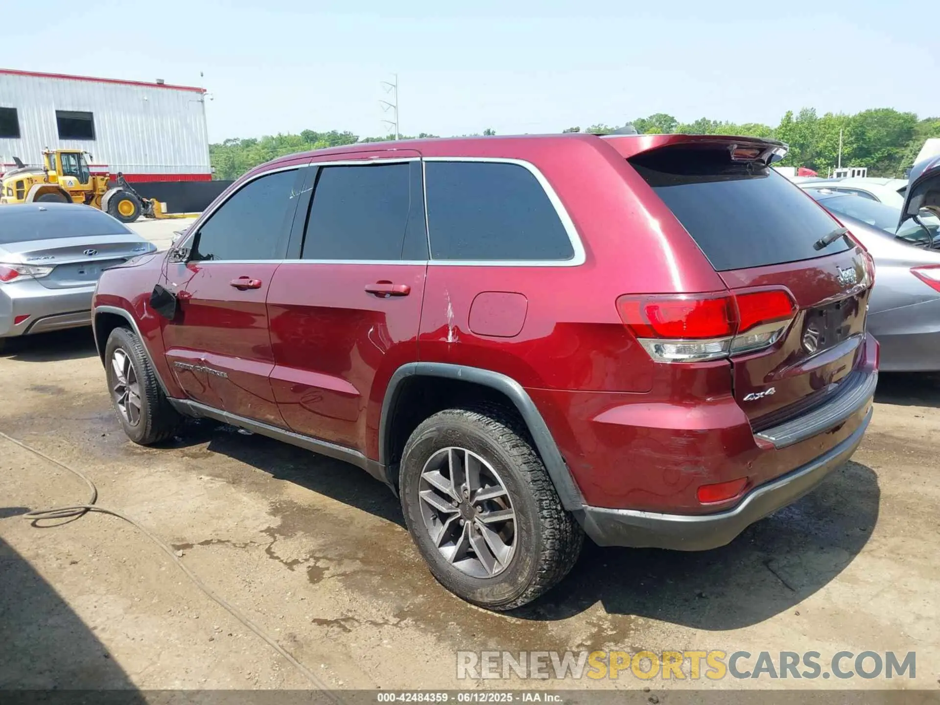 3 Photograph of a damaged car 1C4RJFAGXLC336728 JEEP GRAND CHEROKEE 2020
