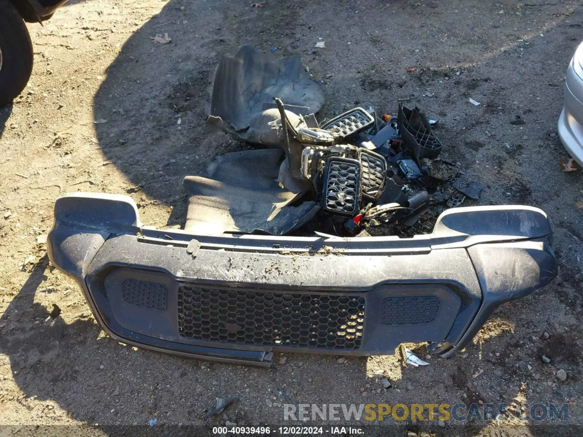 12 Photograph of a damaged car 1C4RJFAGXLC413999 JEEP GRAND CHEROKEE 2020