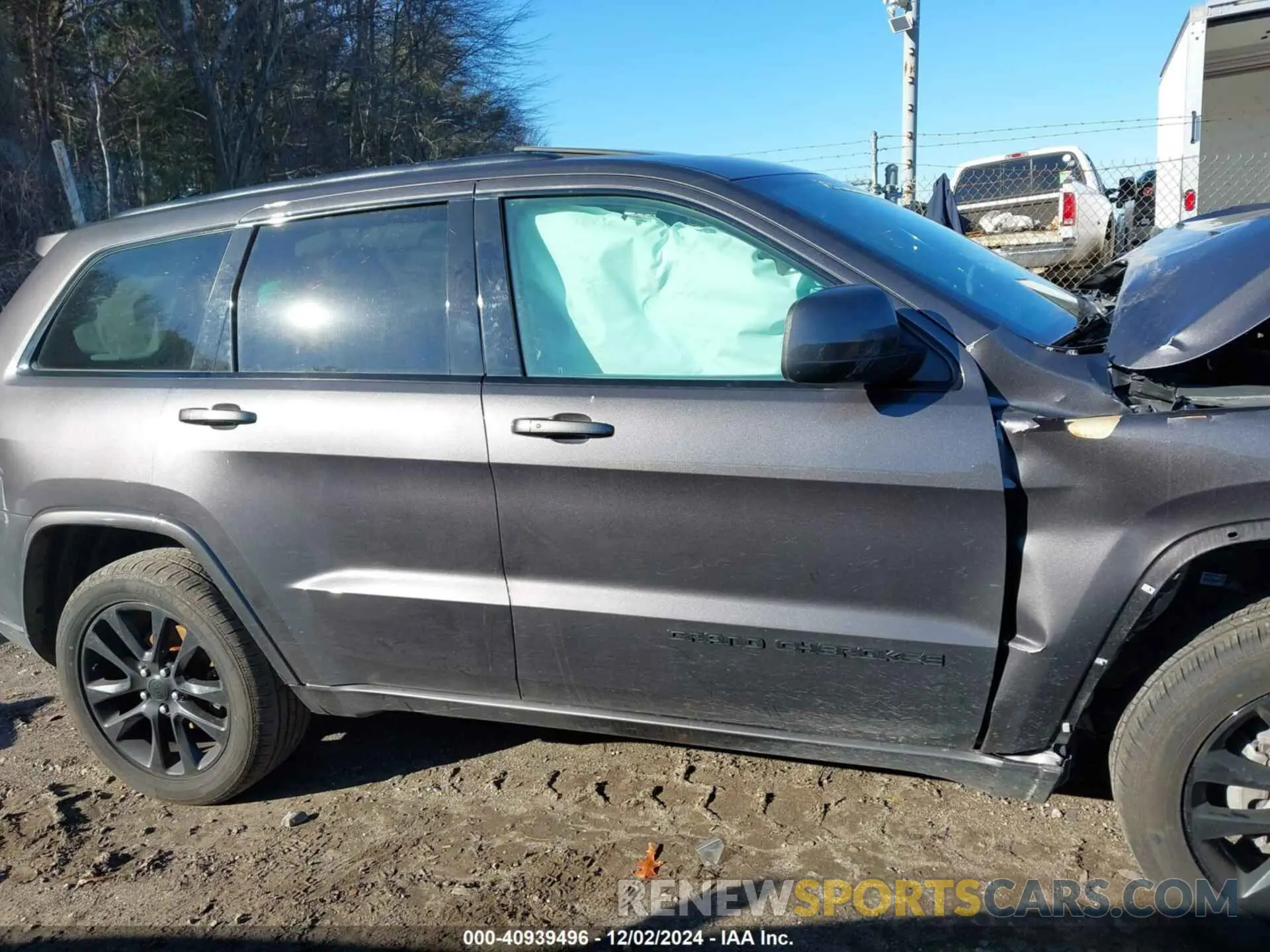 14 Photograph of a damaged car 1C4RJFAGXLC413999 JEEP GRAND CHEROKEE 2020
