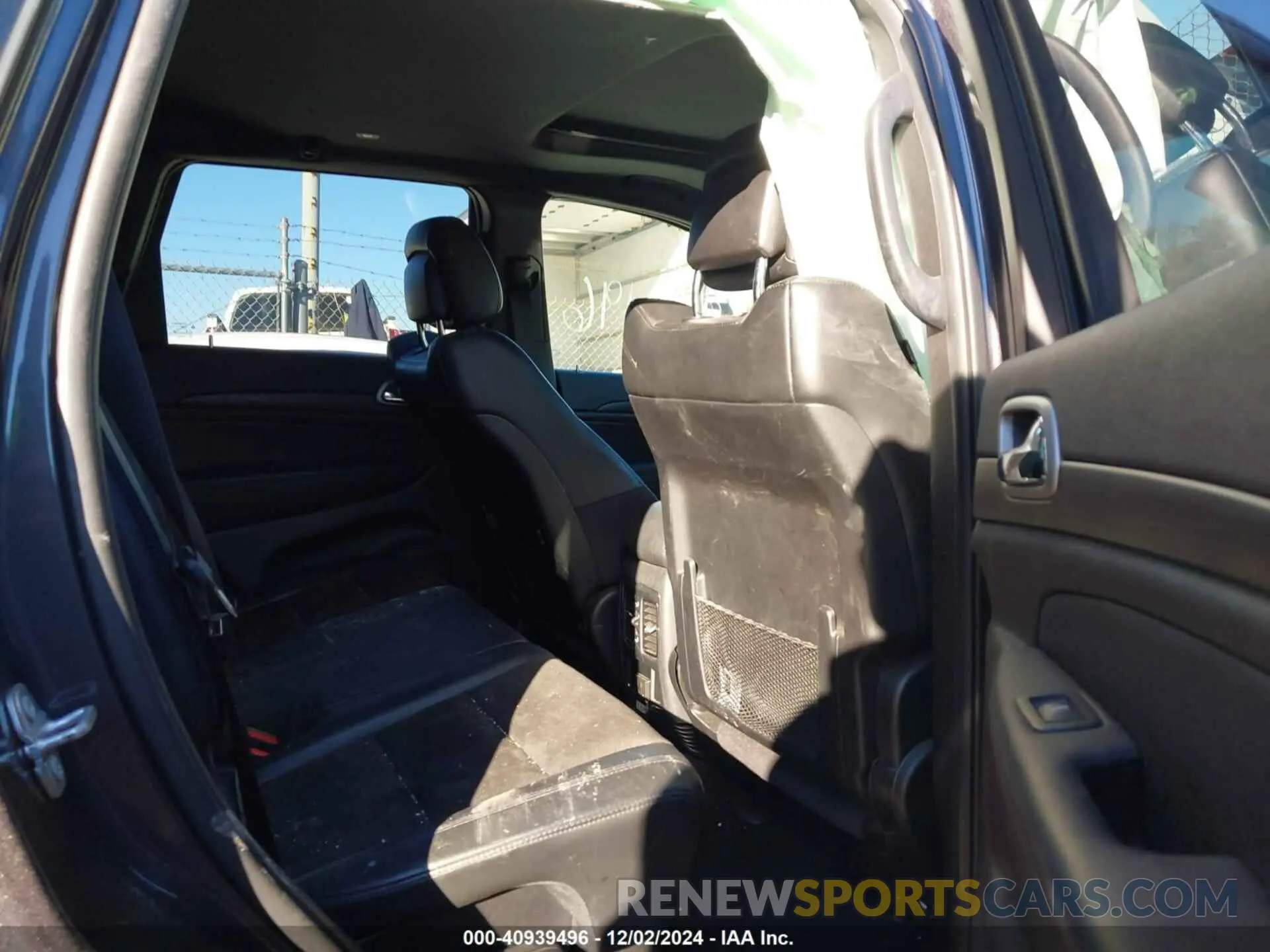 8 Photograph of a damaged car 1C4RJFAGXLC413999 JEEP GRAND CHEROKEE 2020