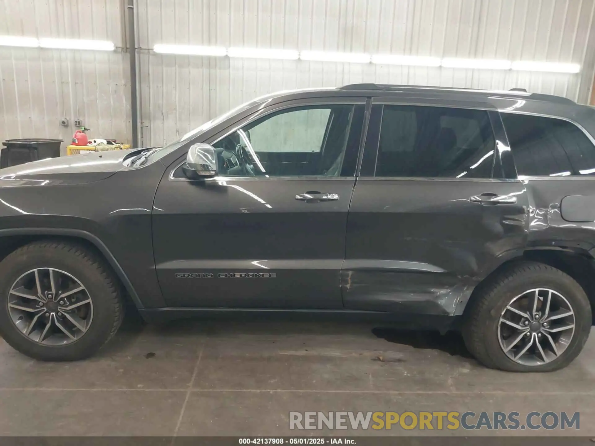 15 Photograph of a damaged car 1C4RJFBG0LC160058 JEEP GRAND CHEROKEE 2020