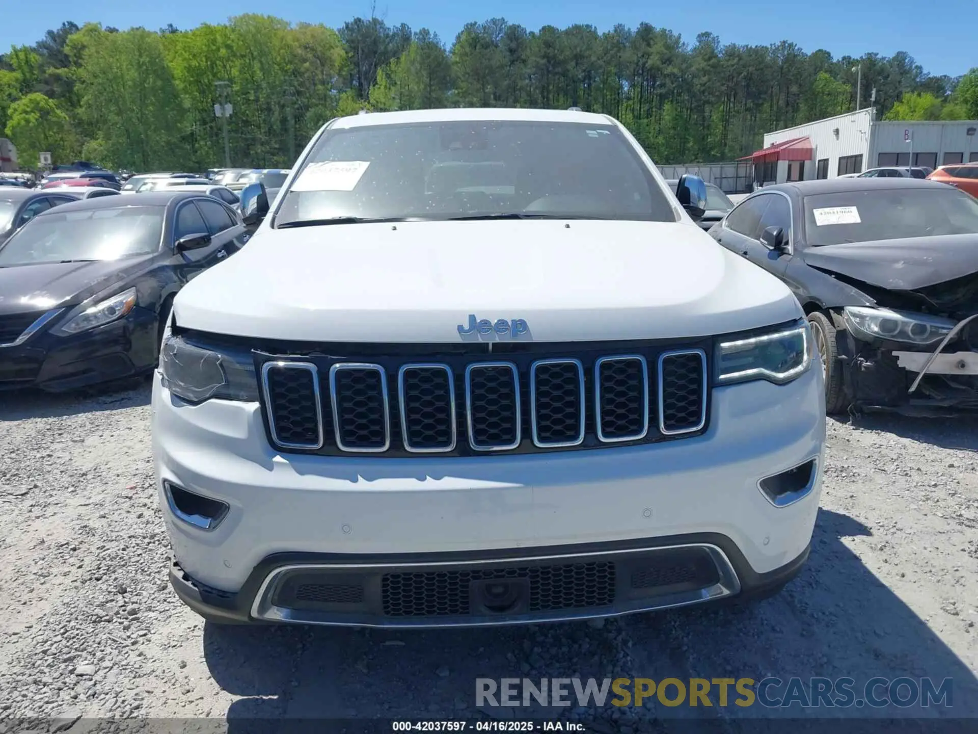 12 Photograph of a damaged car 1C4RJFBG0LC200347 JEEP GRAND CHEROKEE 2020