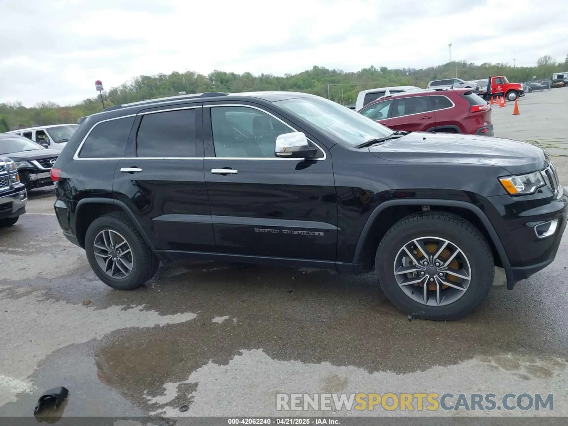 13 Photograph of a damaged car 1C4RJFBG0LC255834 JEEP GRAND CHEROKEE 2020