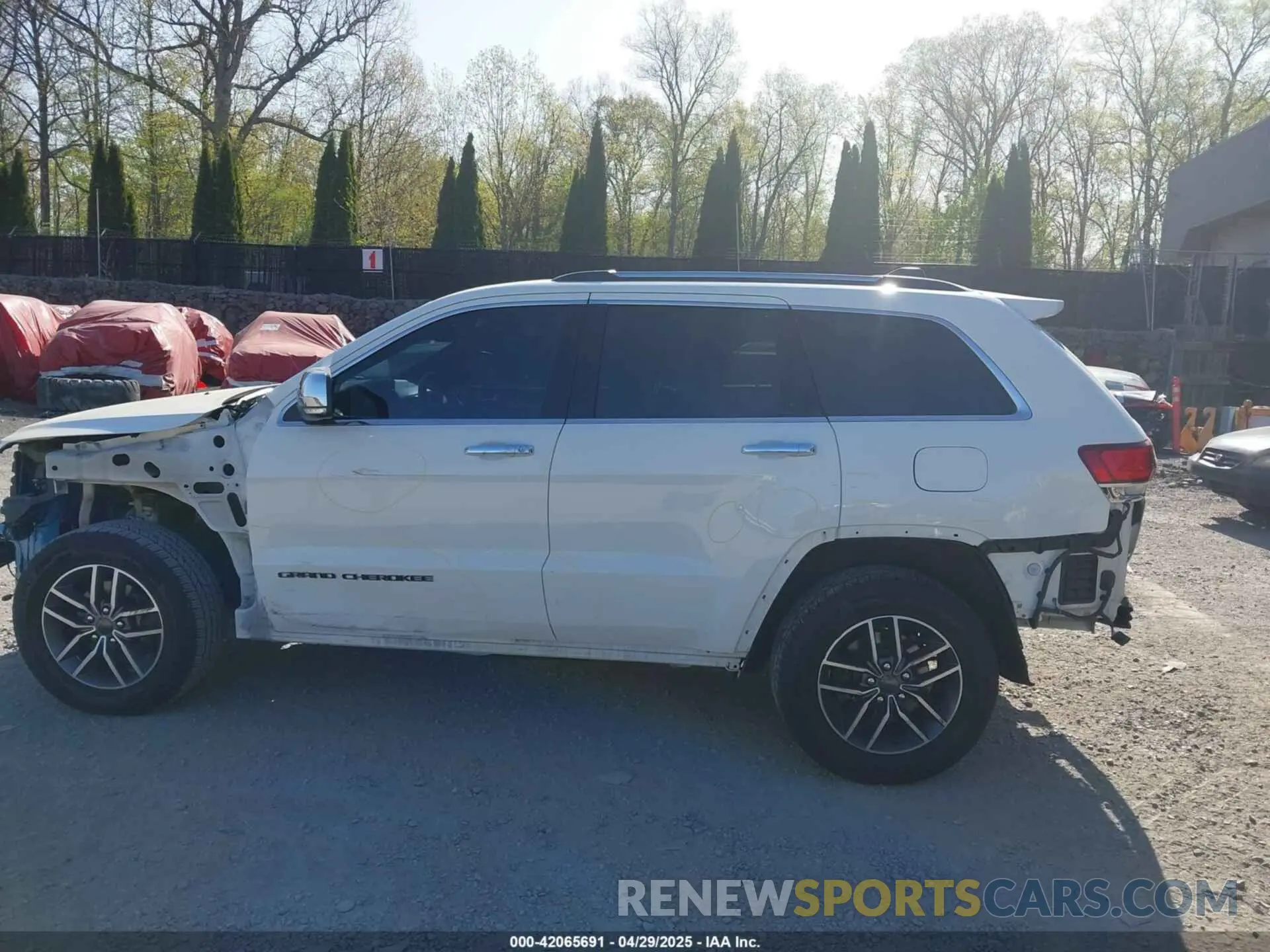 15 Photograph of a damaged car 1C4RJFBG0LC371924 JEEP GRAND CHEROKEE 2020