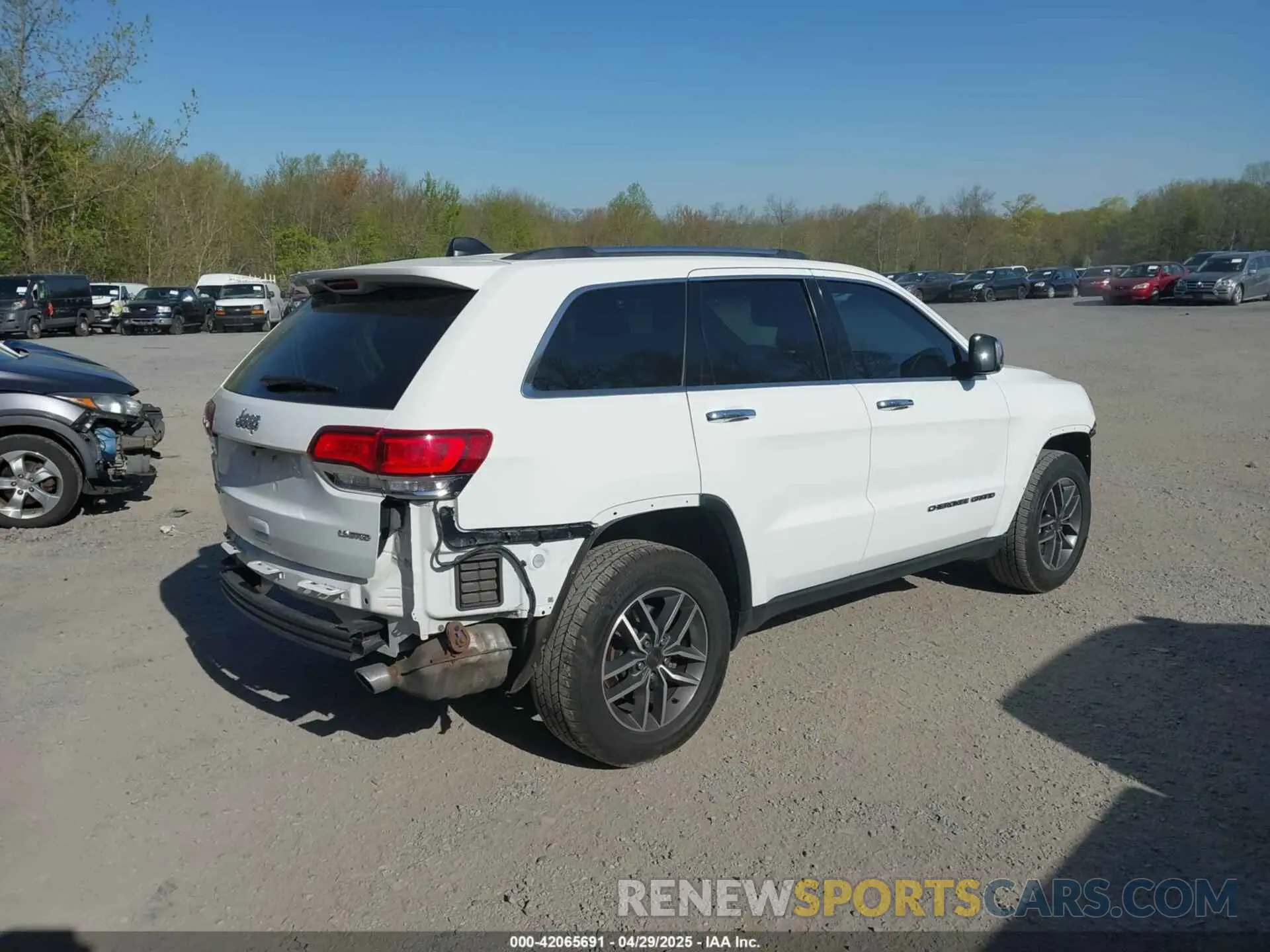 4 Photograph of a damaged car 1C4RJFBG0LC371924 JEEP GRAND CHEROKEE 2020