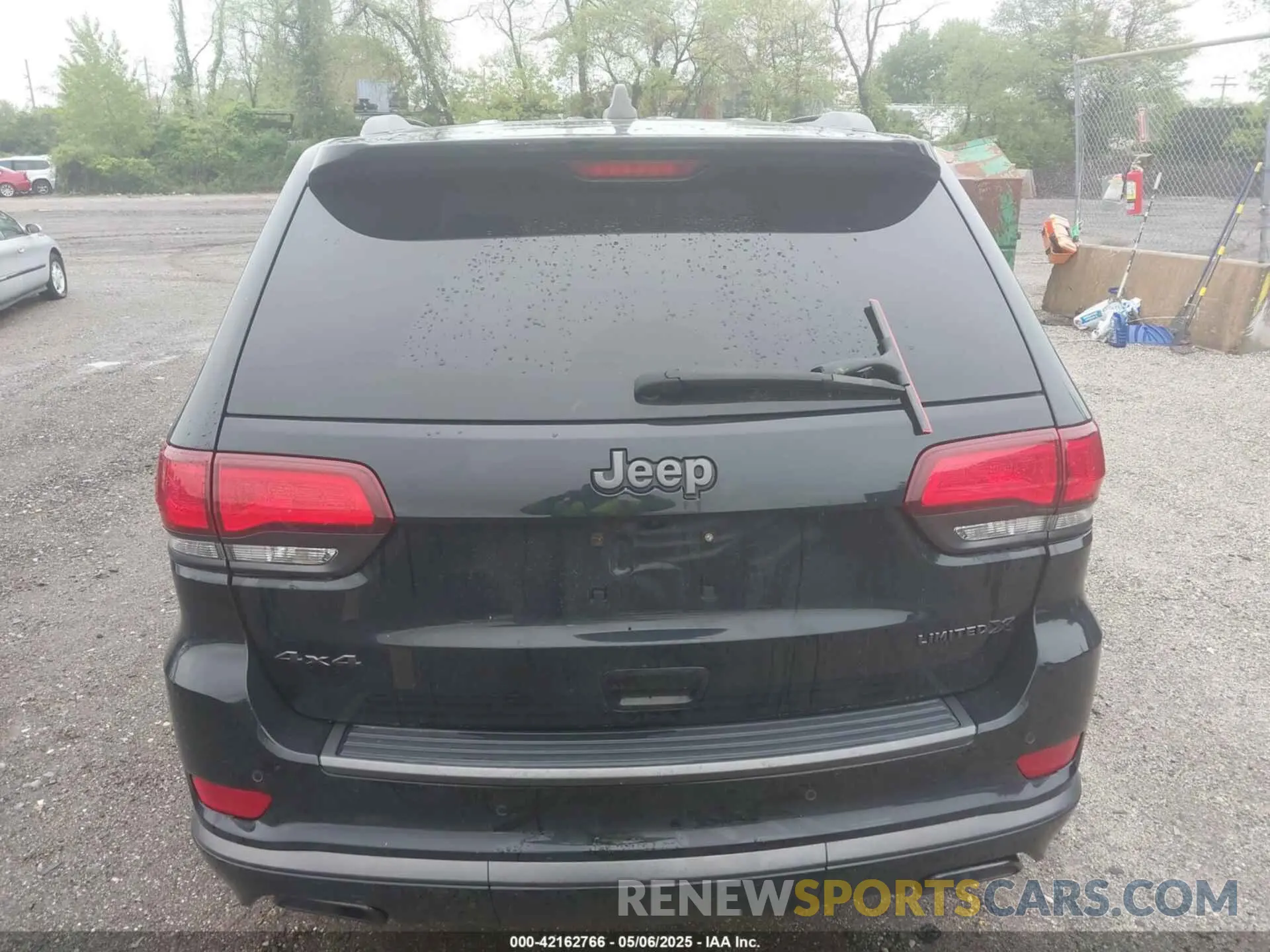16 Photograph of a damaged car 1C4RJFBG0LC385080 JEEP GRAND CHEROKEE 2020