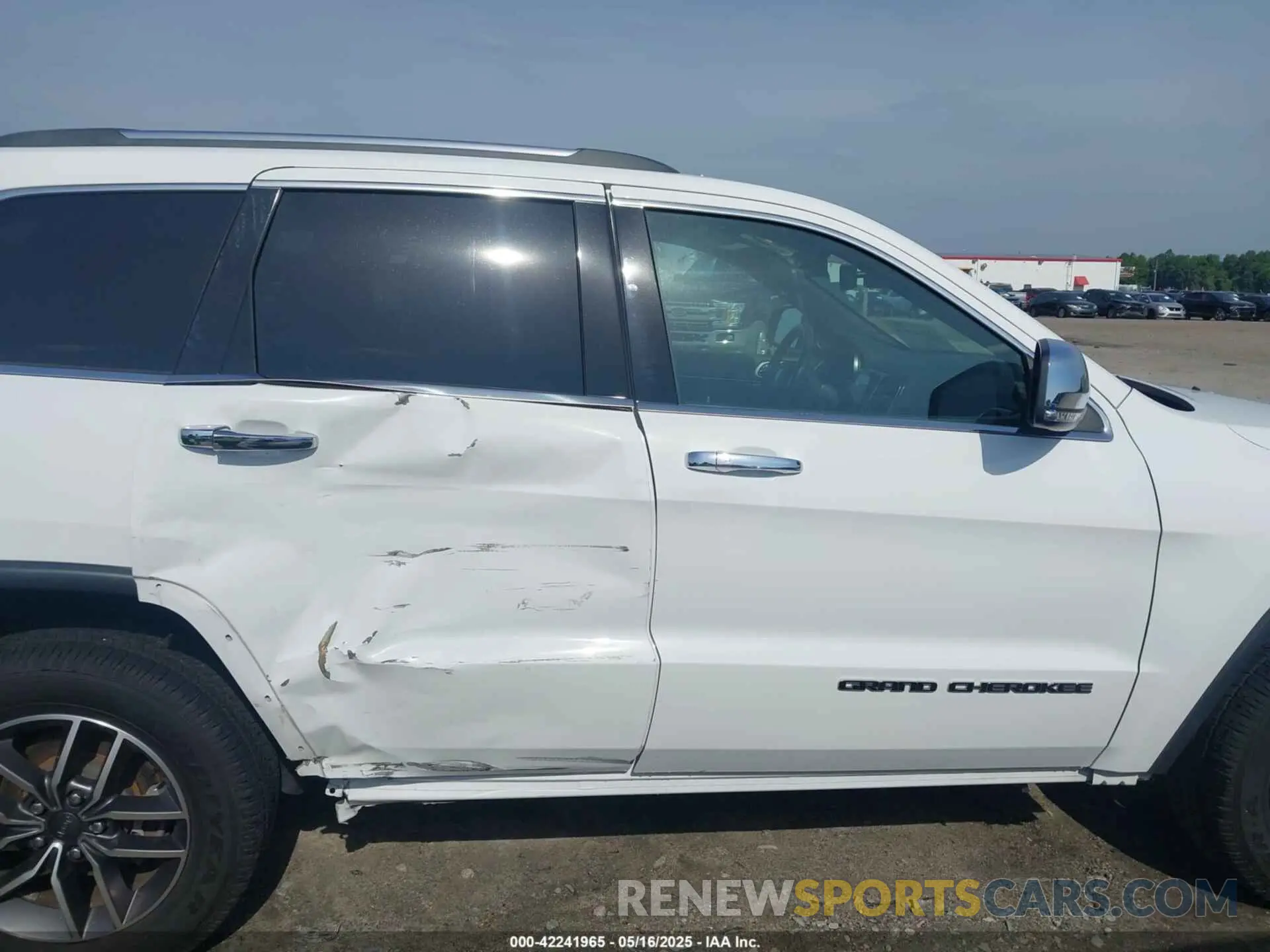 13 Photograph of a damaged car 1C4RJFBG0LC423374 JEEP GRAND CHEROKEE 2020