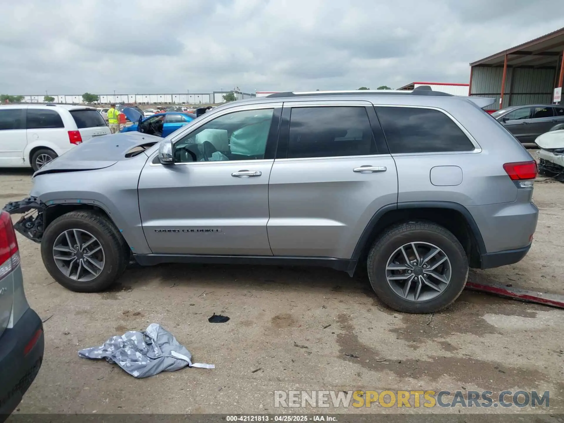 14 Photograph of a damaged car 1C4RJFBG1LC122774 JEEP GRAND CHEROKEE 2020