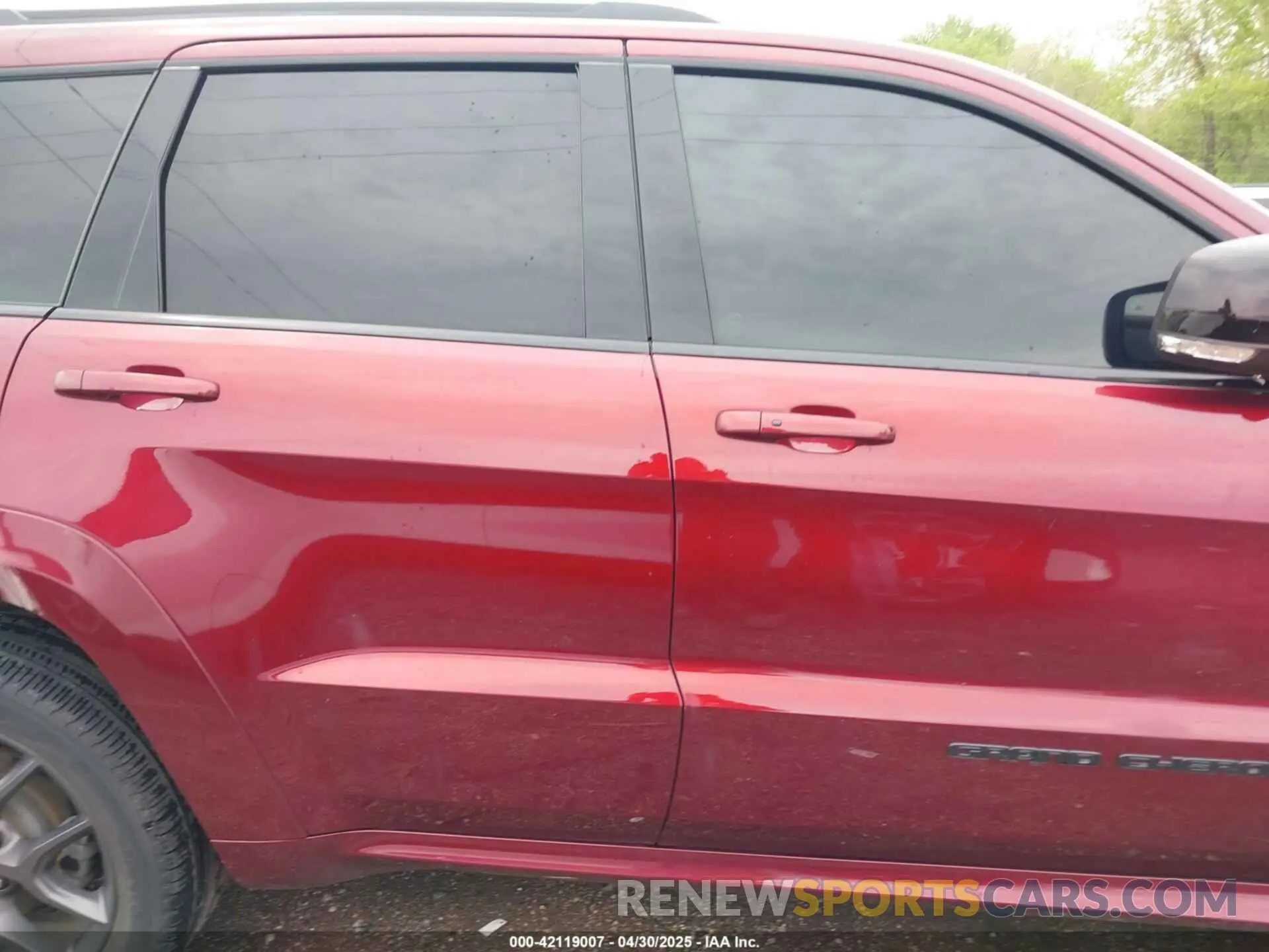 13 Photograph of a damaged car 1C4RJFBG1LC144077 JEEP GRAND CHEROKEE 2020