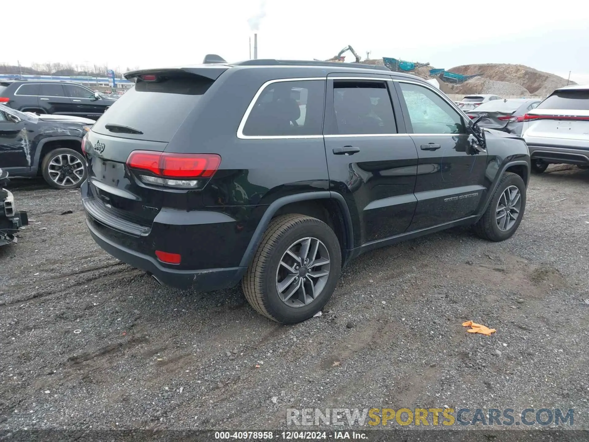 4 Photograph of a damaged car 1C4RJFBG1LC218372 JEEP GRAND CHEROKEE 2020