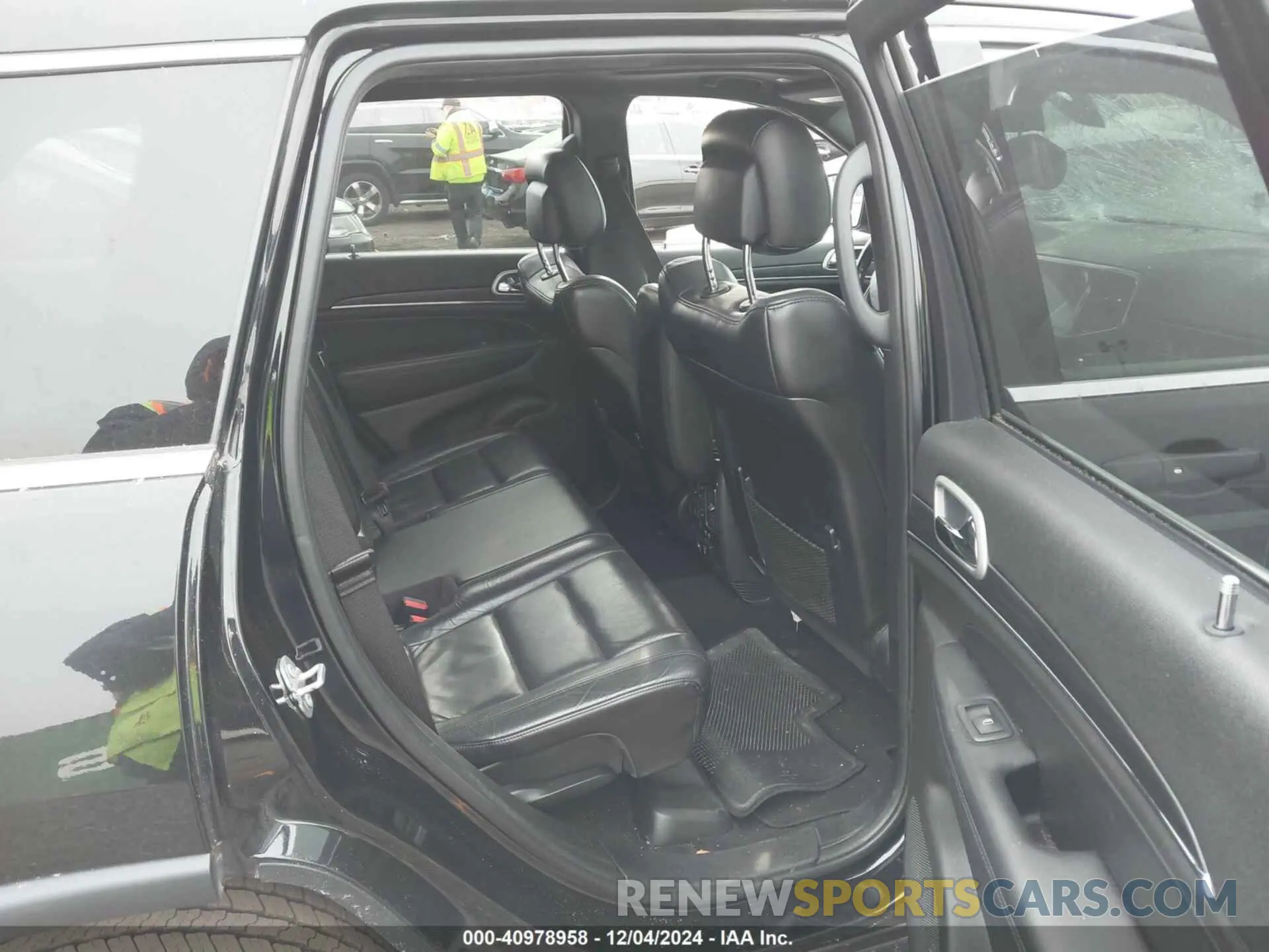 8 Photograph of a damaged car 1C4RJFBG1LC218372 JEEP GRAND CHEROKEE 2020