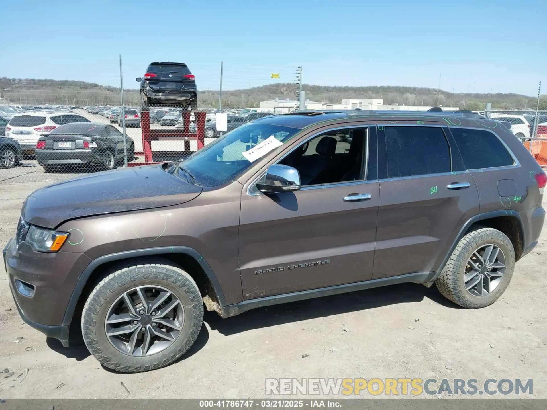 18 Photograph of a damaged car 1C4RJFBG1LC300117 JEEP GRAND CHEROKEE 2020