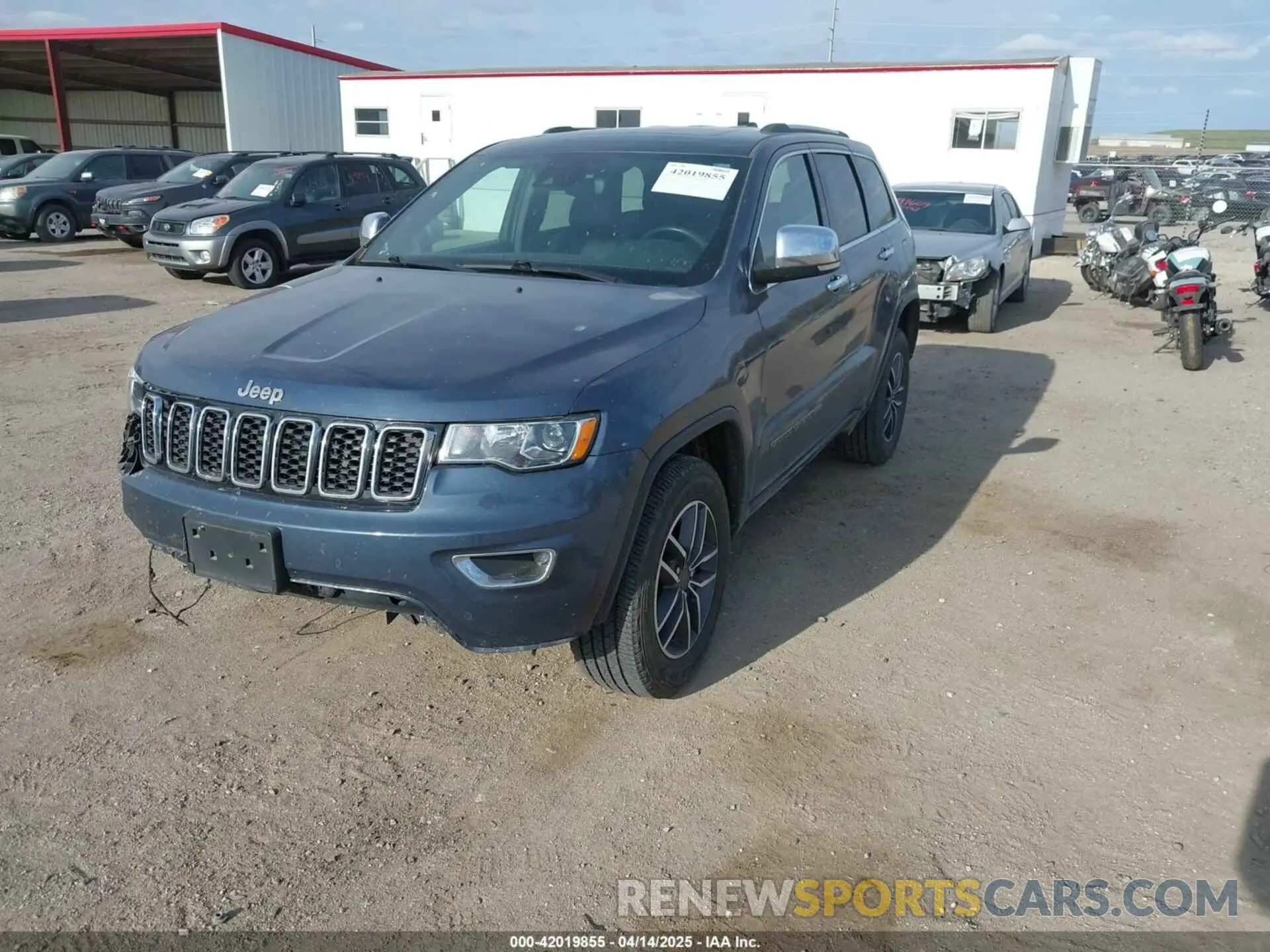 2 Photograph of a damaged car 1C4RJFBG2LC137560 JEEP GRAND CHEROKEE 2020